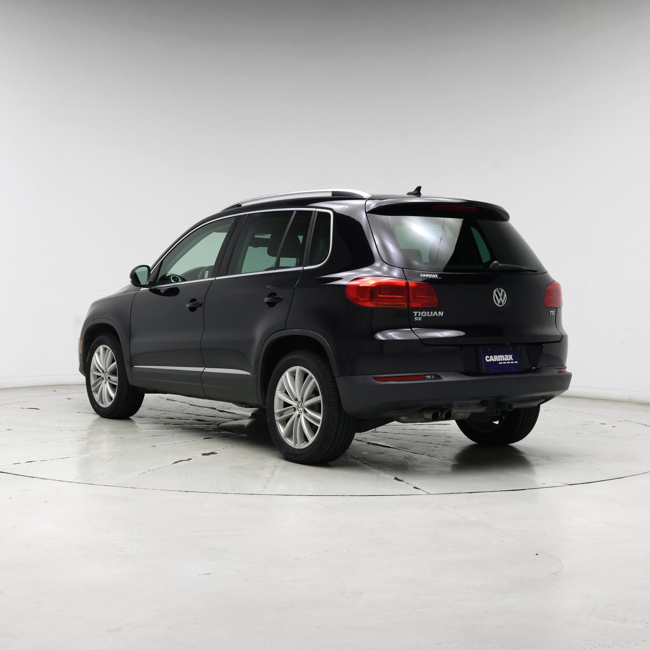 Thumbnail: 2016 Volkswagen Tiguan - 2
