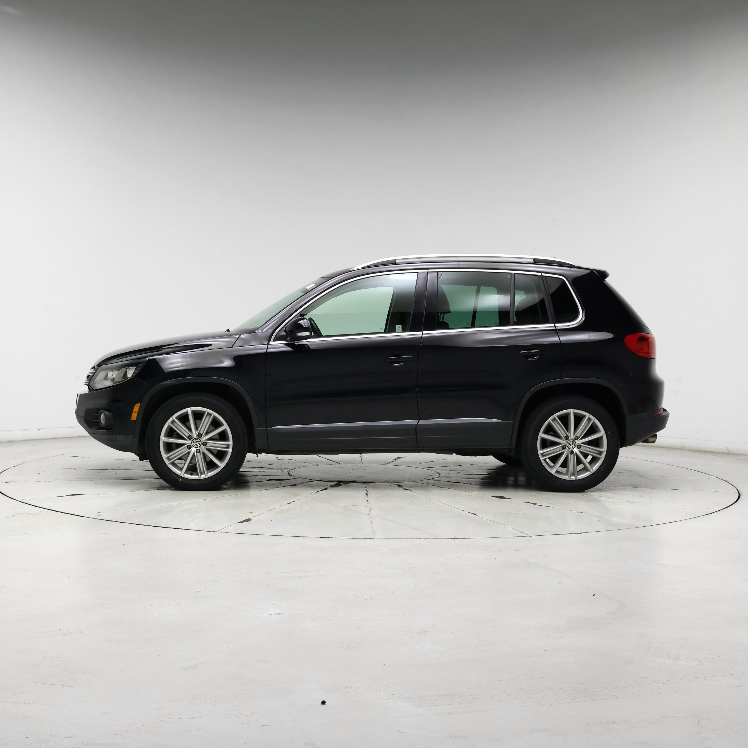 Thumbnail: 2016 Volkswagen Tiguan - 3