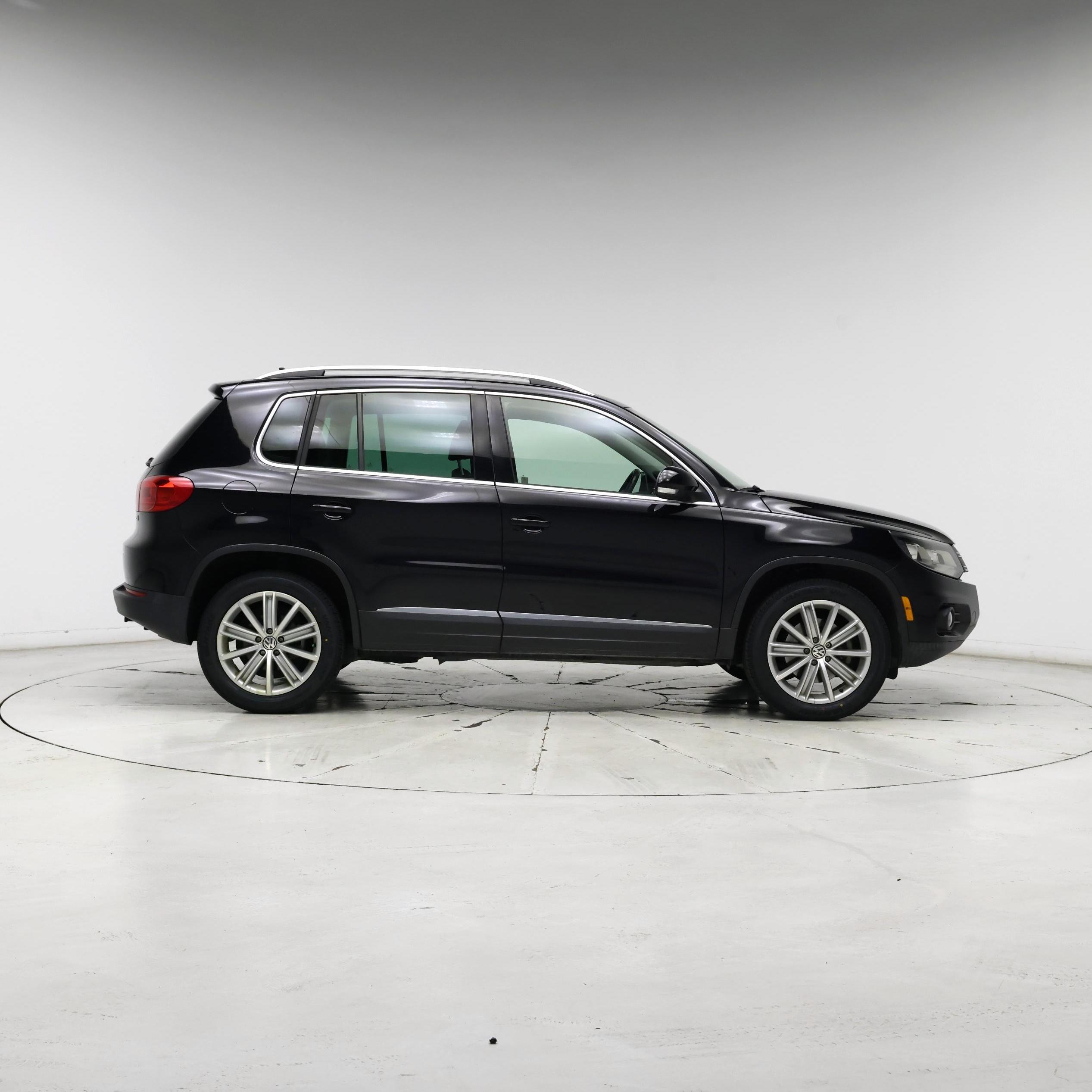 Thumbnail: 2016 Volkswagen Tiguan - 7