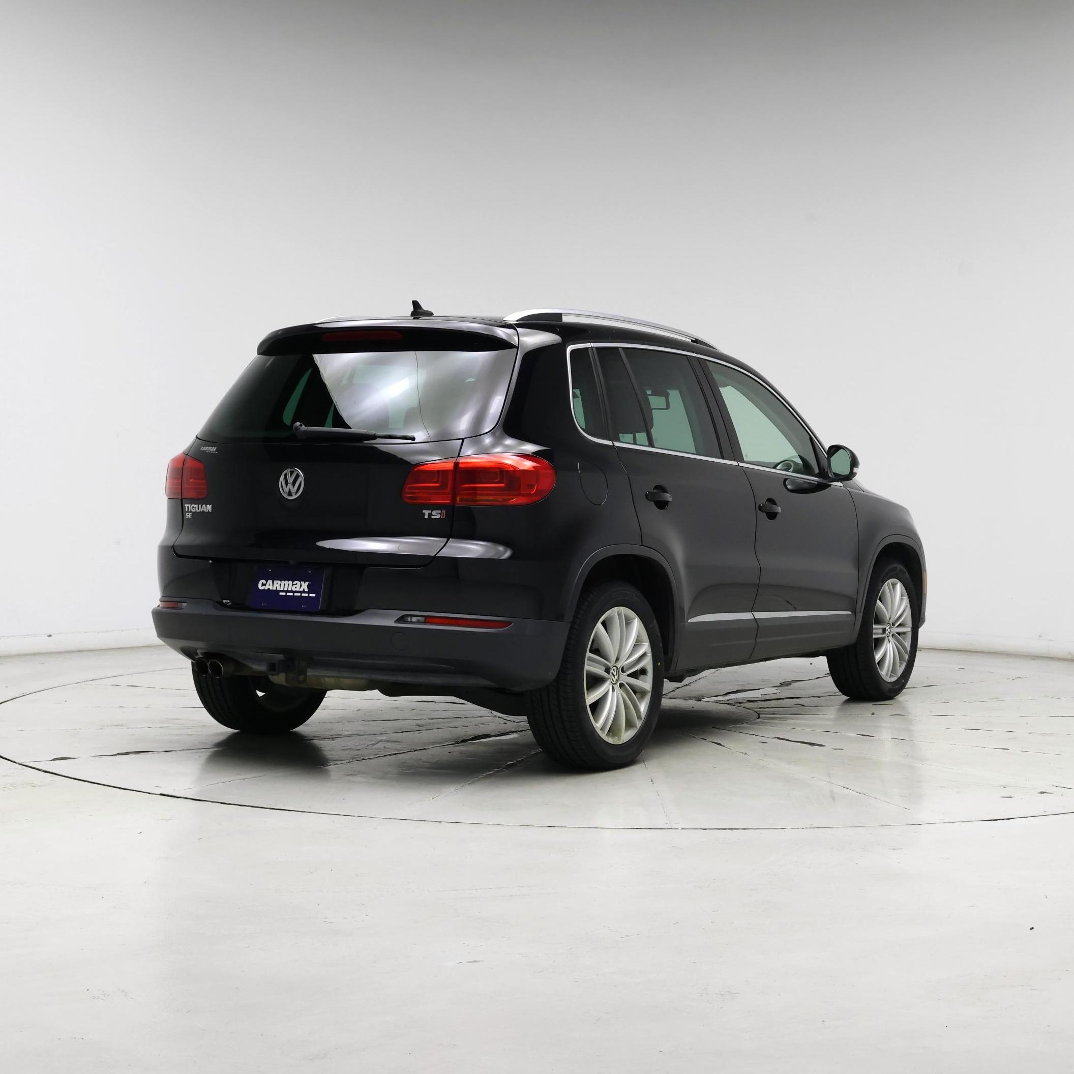 Thumbnail: 2016 Volkswagen Tiguan - 8