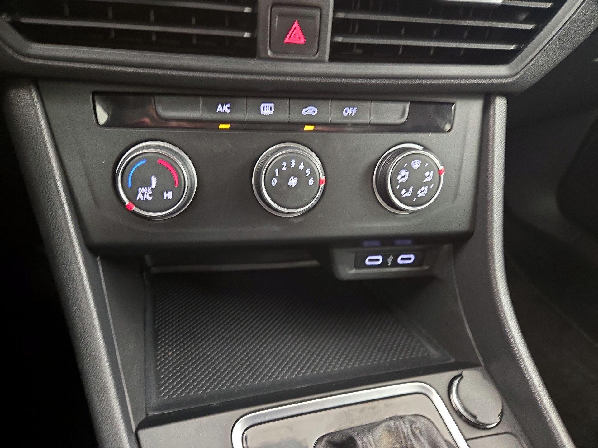 Thumbnail: 2021 Volkswagen Jetta - 16