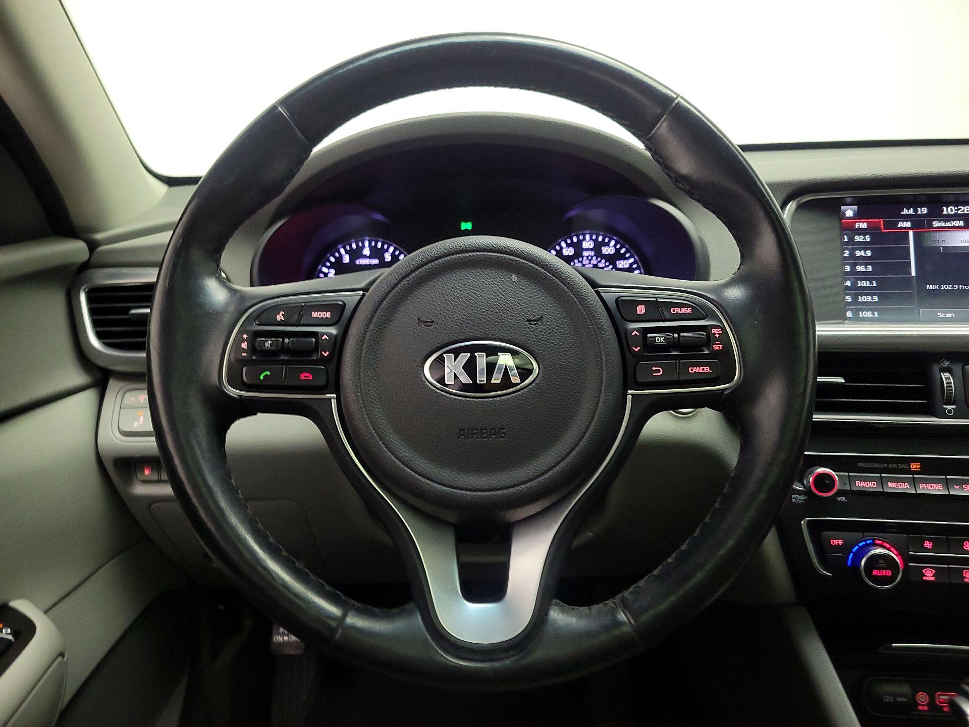 Thumbnail: 2016 Kia Optima - 10