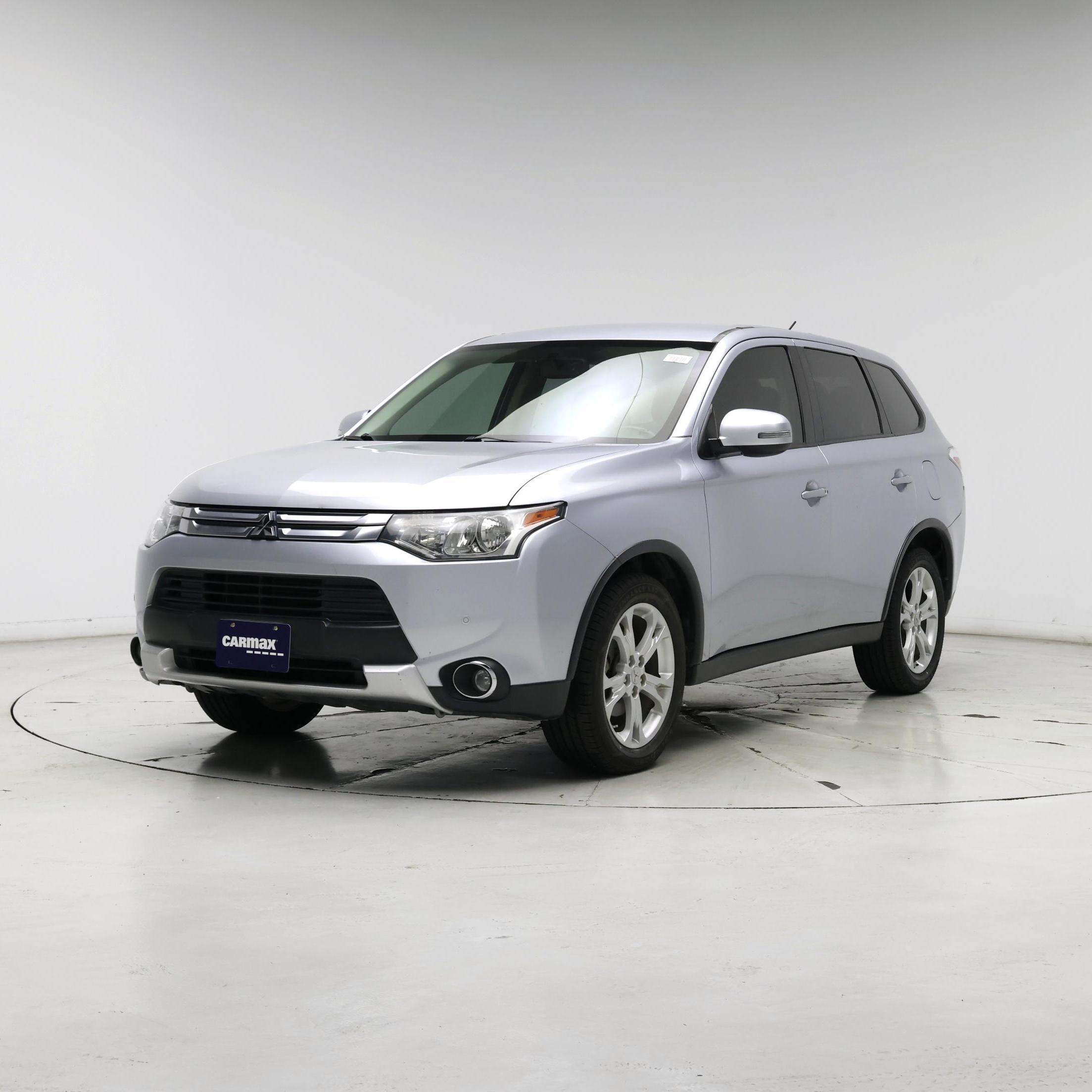 Thumbnail: 2015 Mitsubishi Outlander - 4