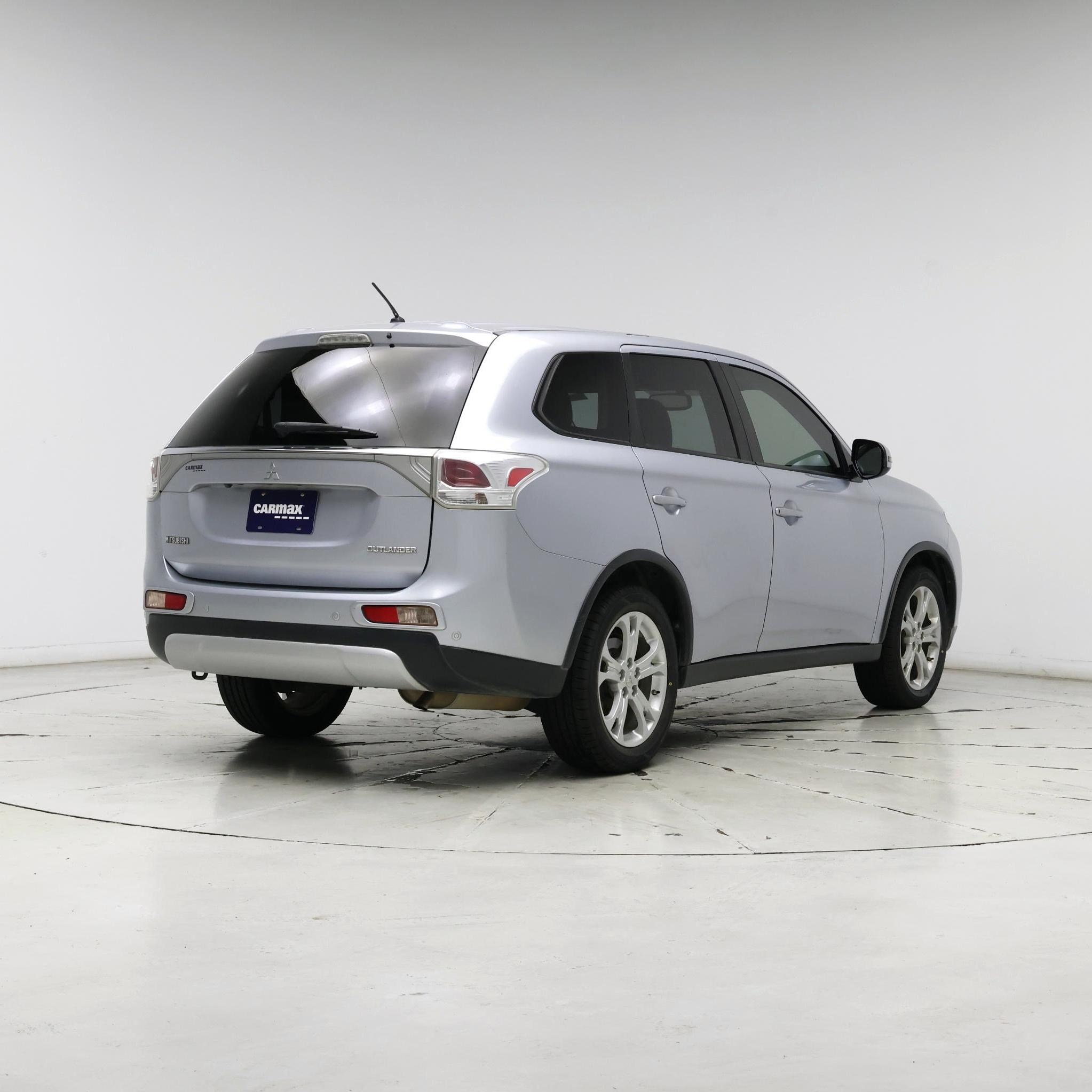 Thumbnail: 2015 Mitsubishi Outlander - 8