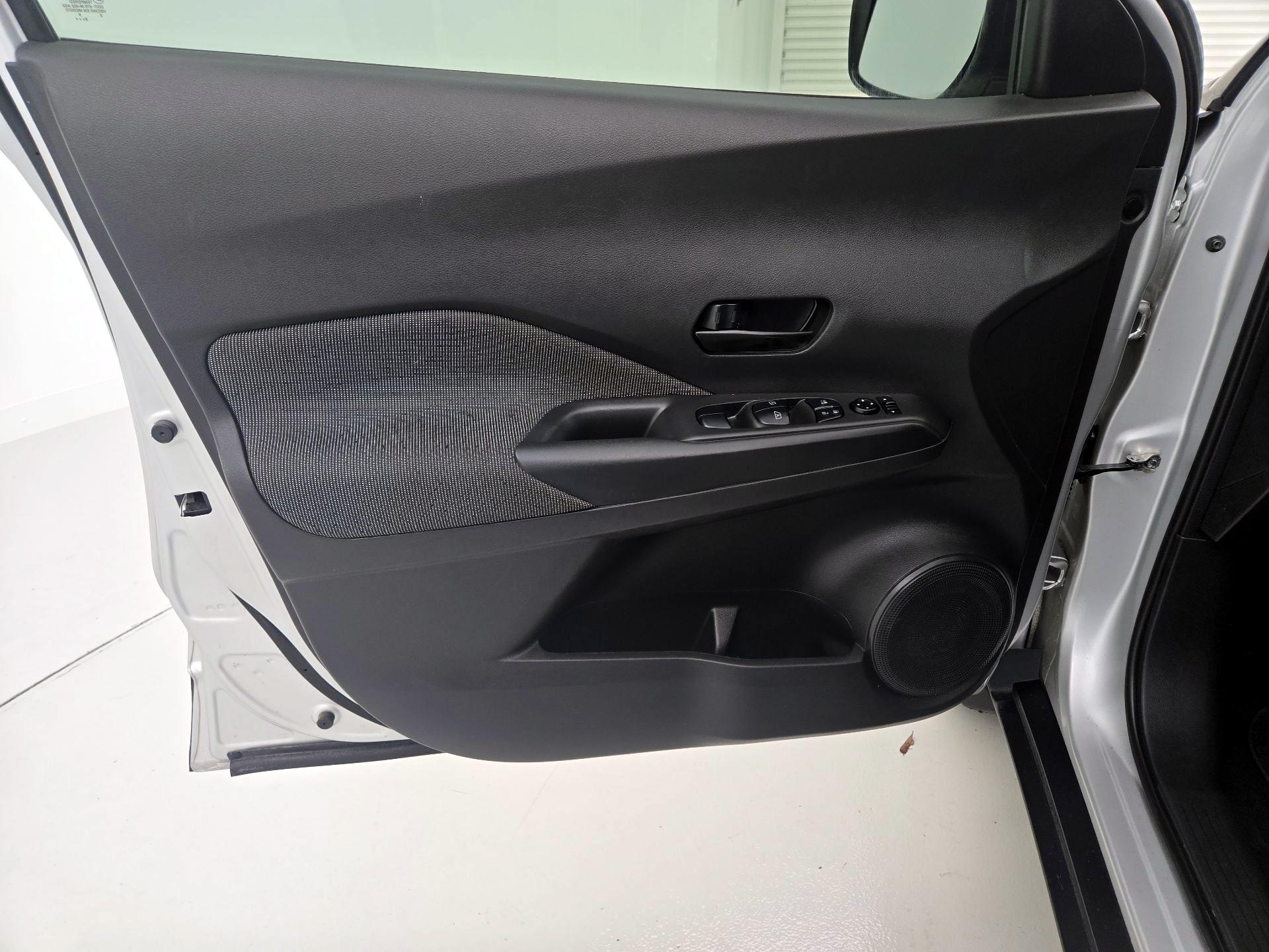 Thumbnail: 2019 Nissan Kicks - 12