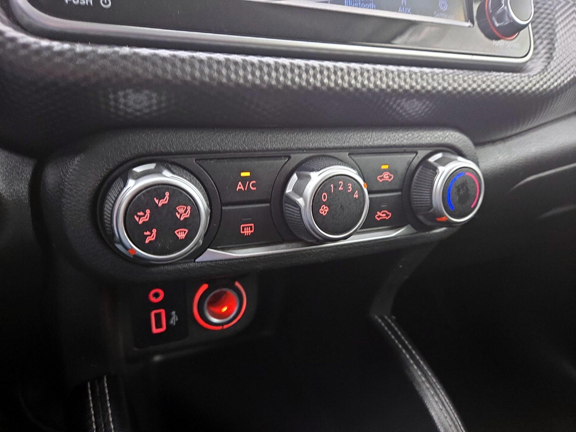 Thumbnail: 2019 Nissan Kicks - 16