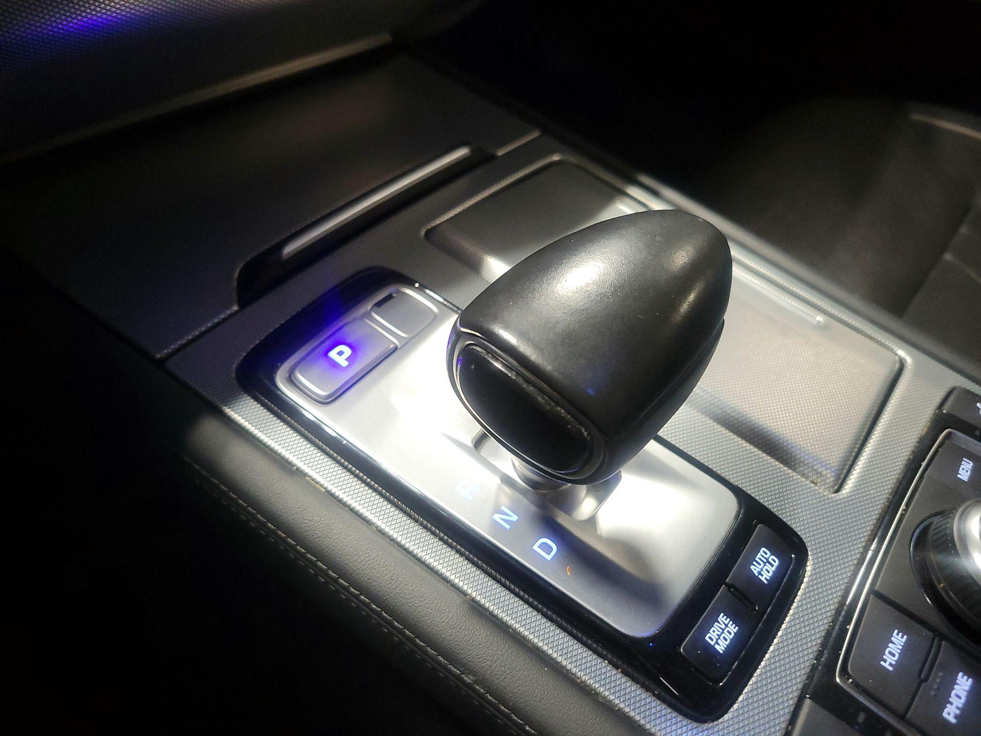 Thumbnail: 2018 Genesis G80 - 18