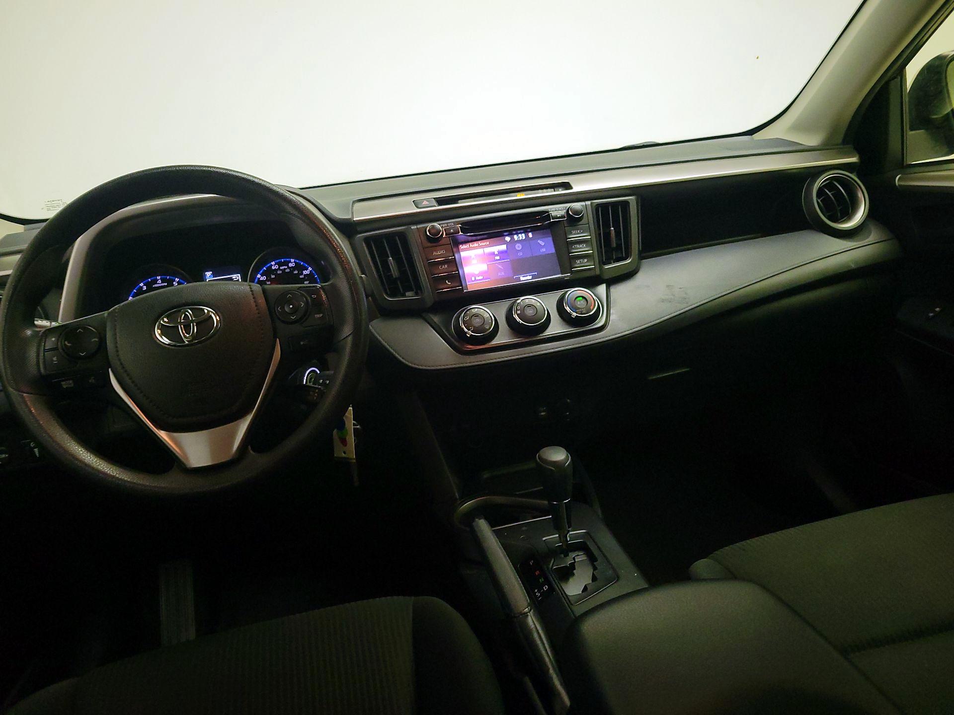 Thumbnail: 2018 Toyota RAV4 - 9
