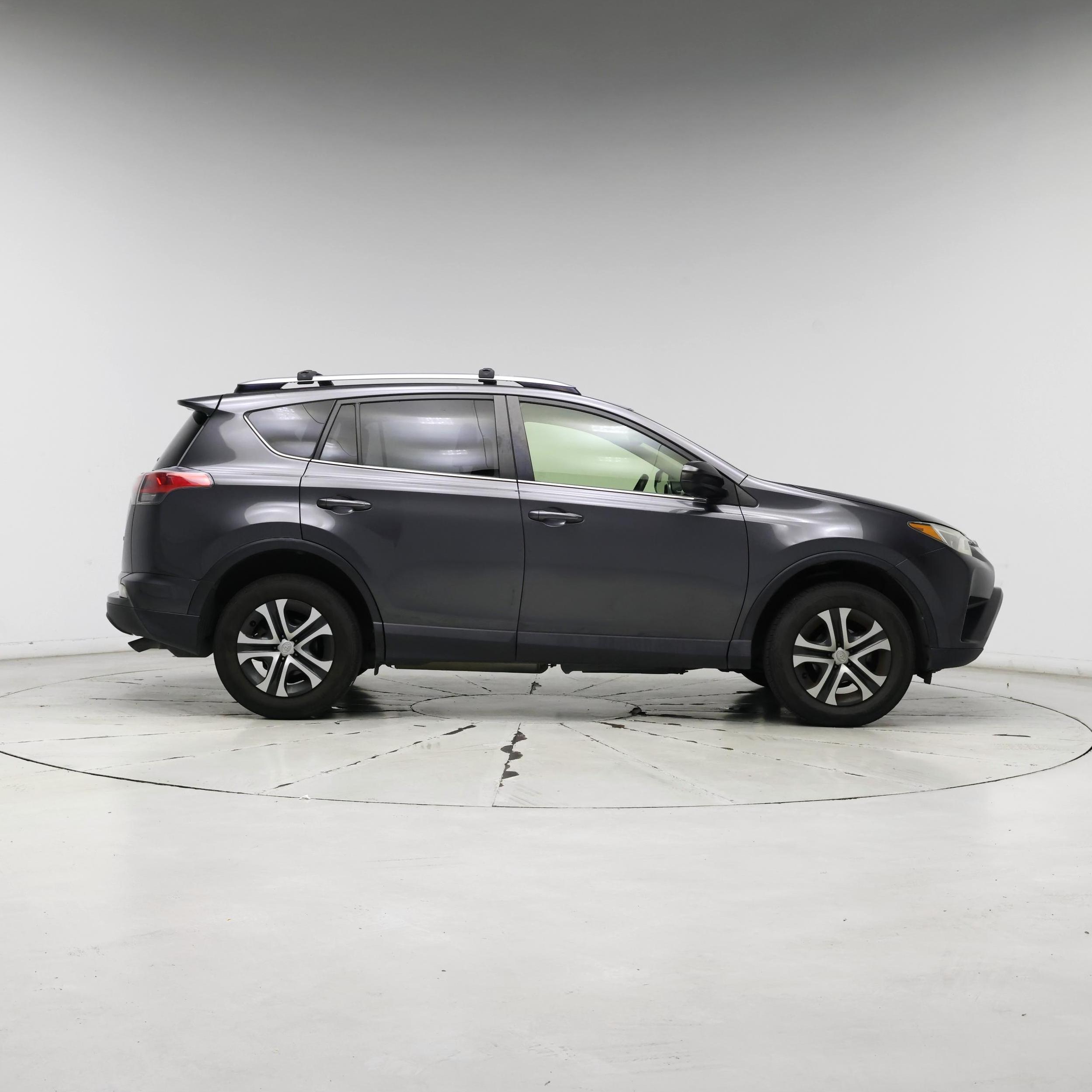 Thumbnail: 2018 Toyota RAV4 - 7