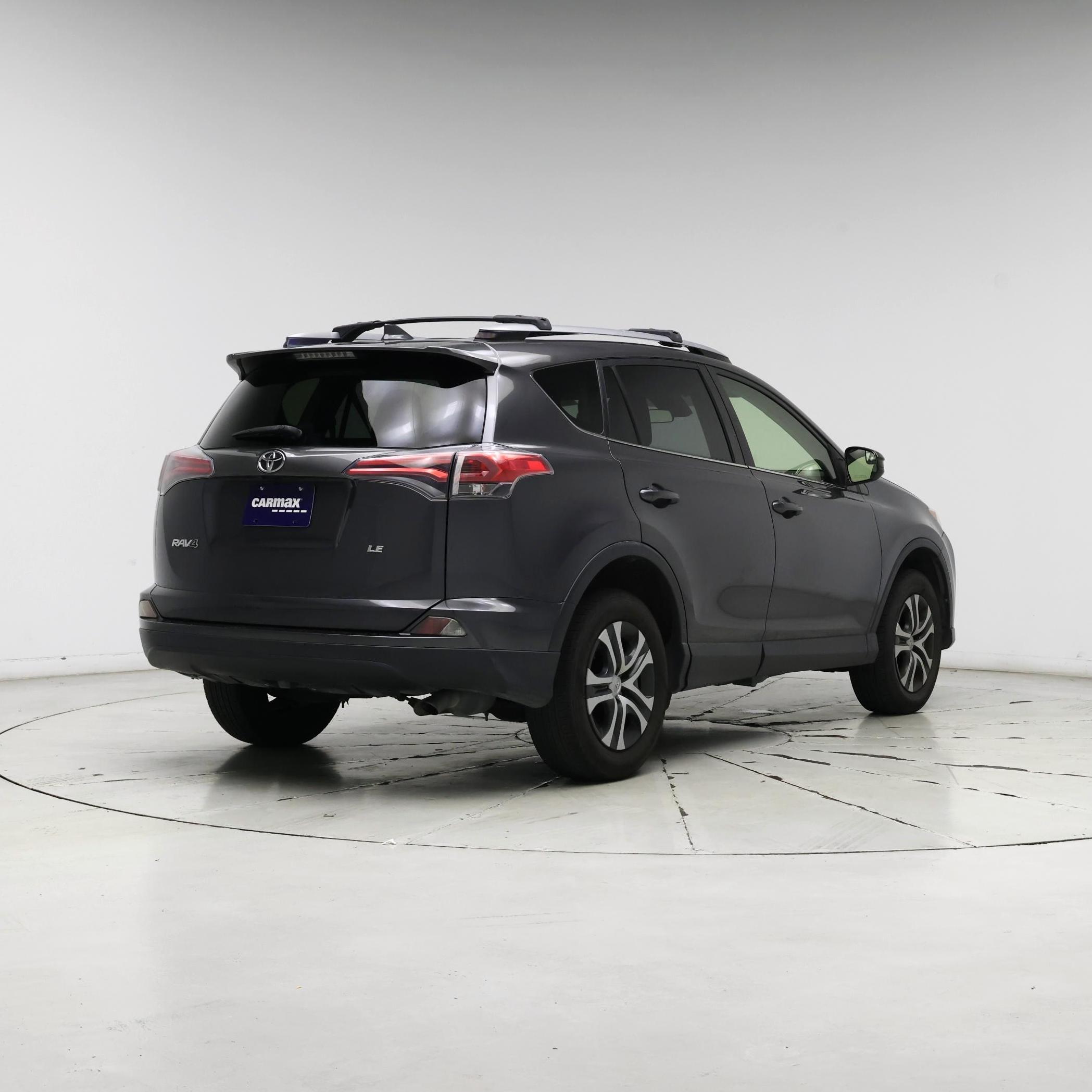 Thumbnail: 2018 Toyota RAV4 - 8