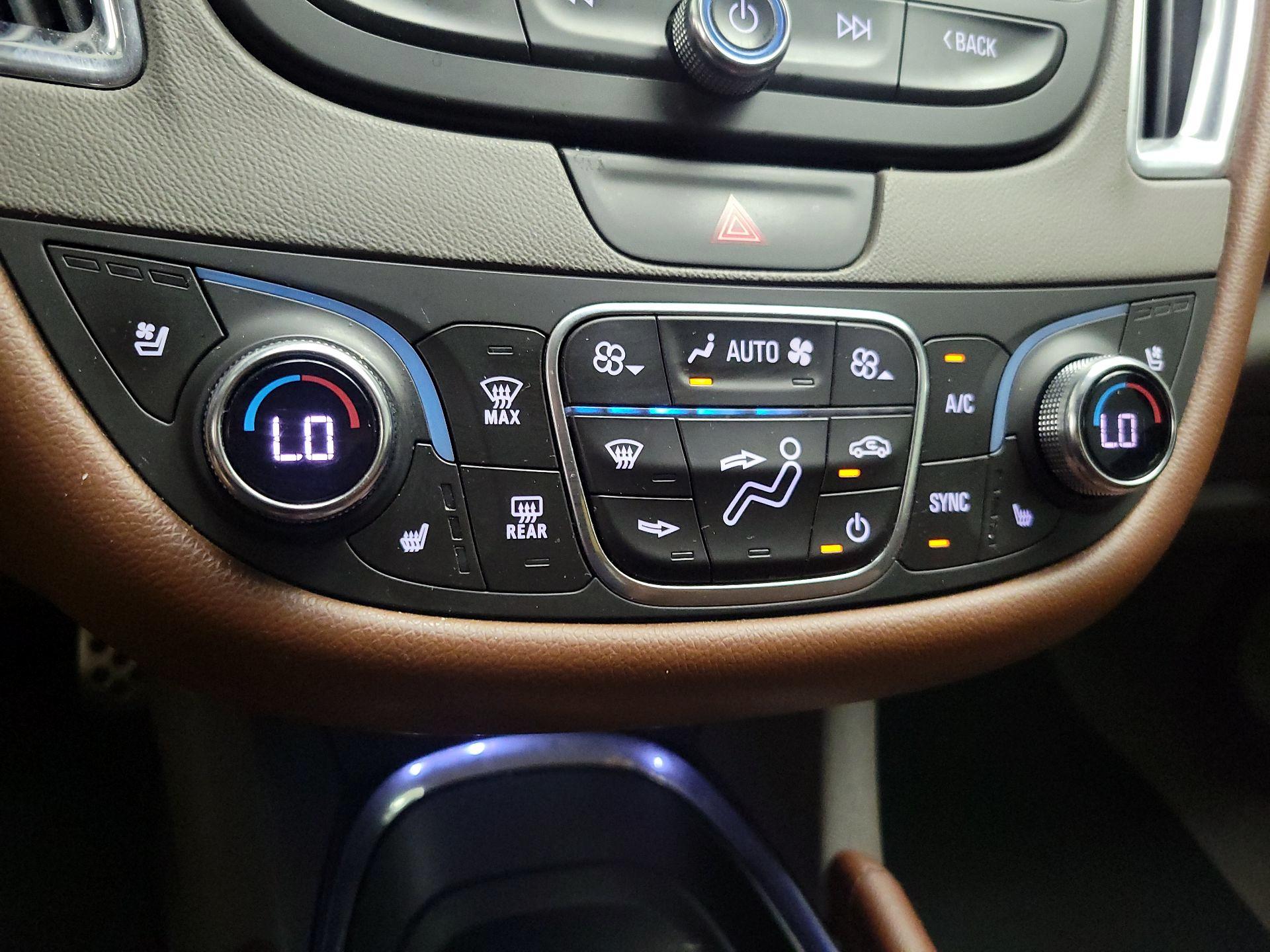 Thumbnail: 2016 Chevrolet Malibu - 17