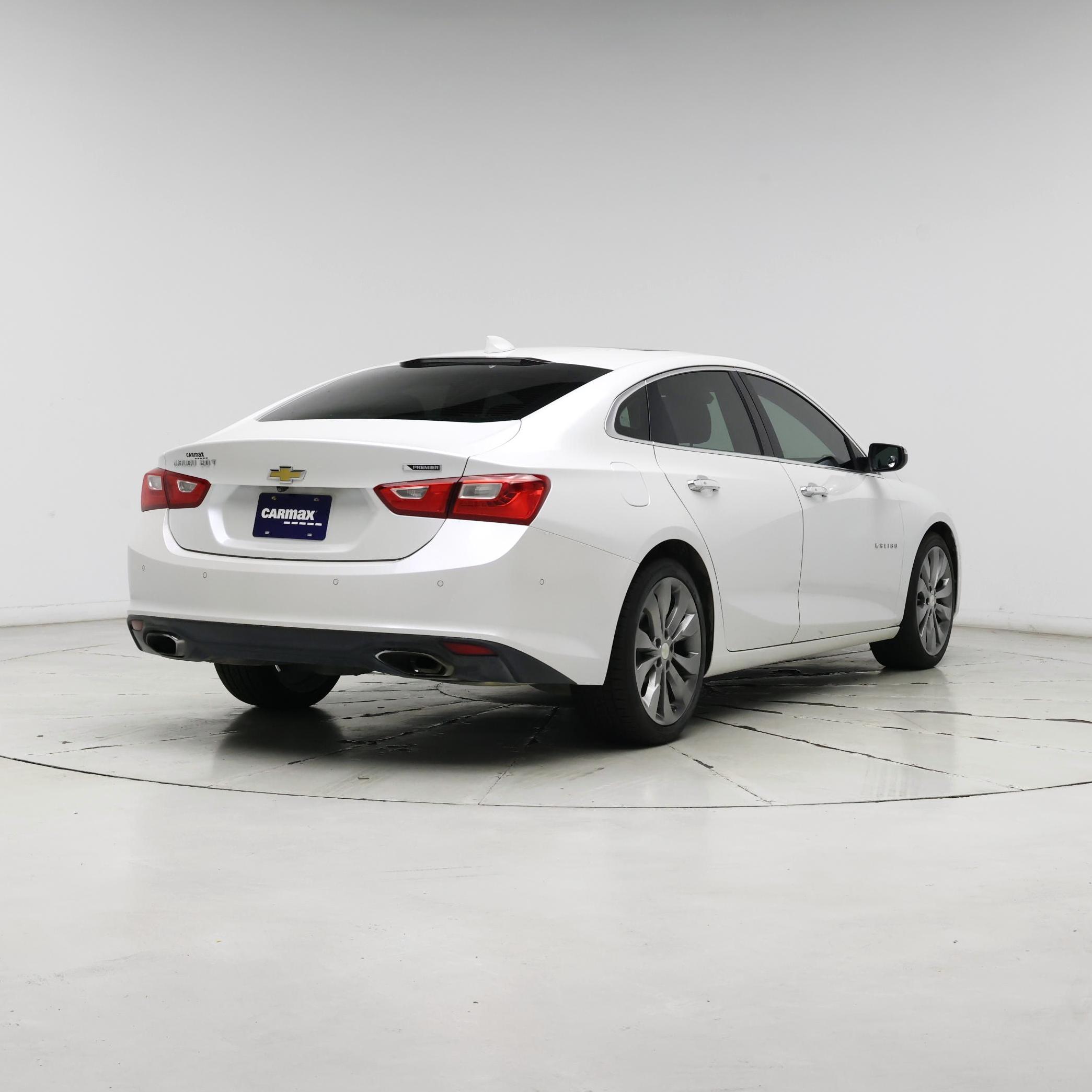 Thumbnail: 2016 Chevrolet Malibu - 8