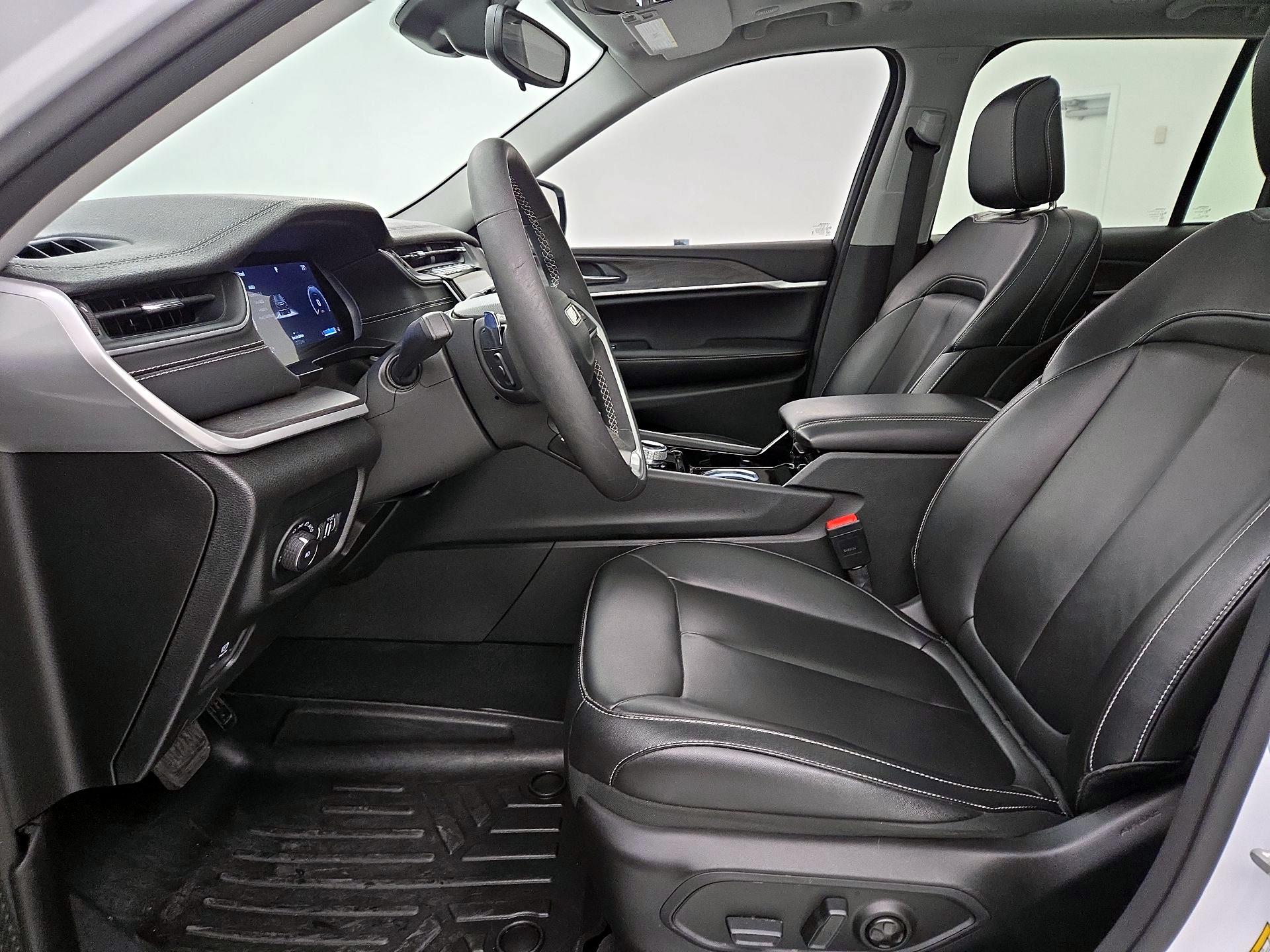 Thumbnail: 2023 Jeep Grand Cherokee - 11