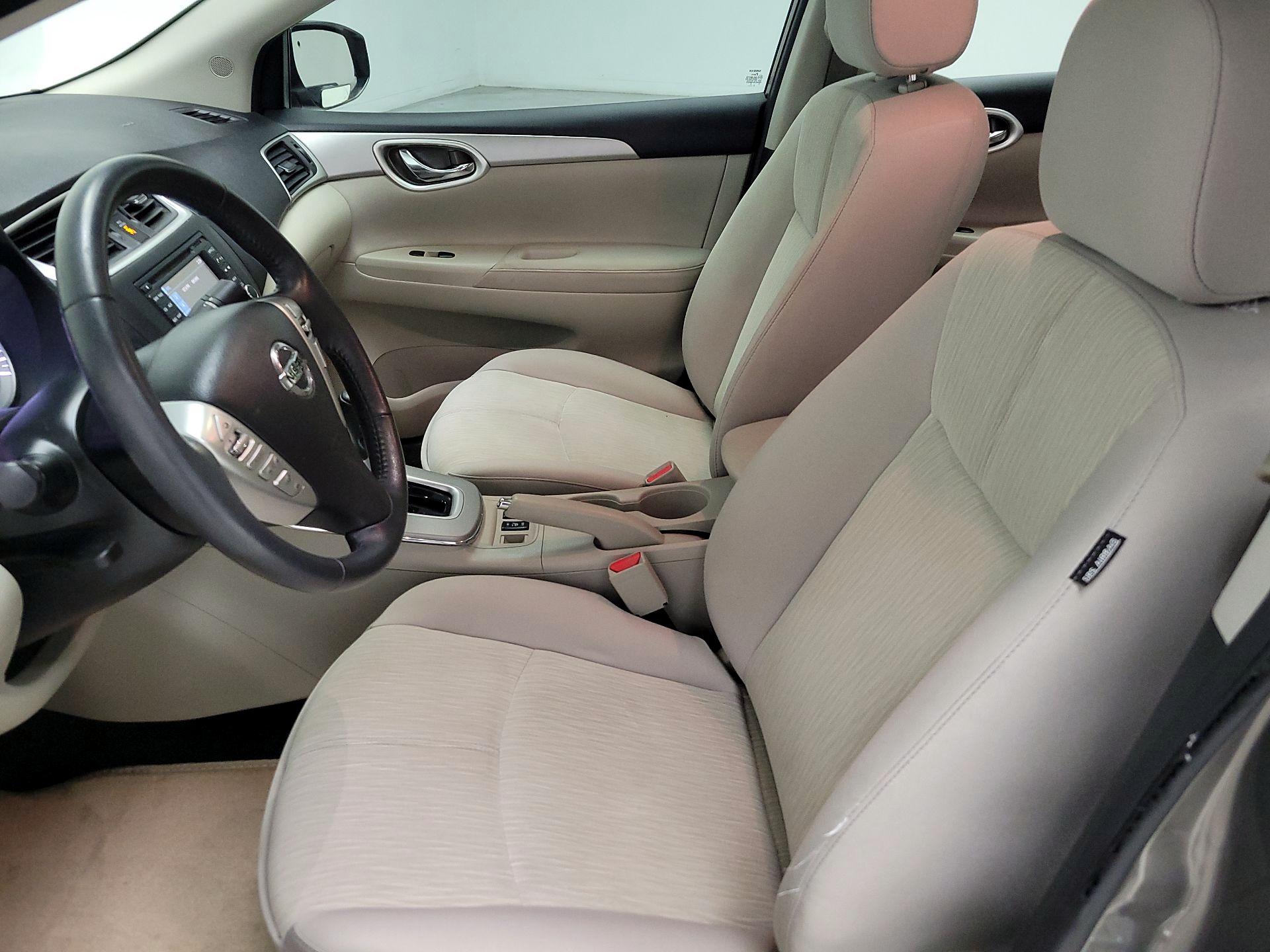 Thumbnail: 2015 Nissan Sentra - 11