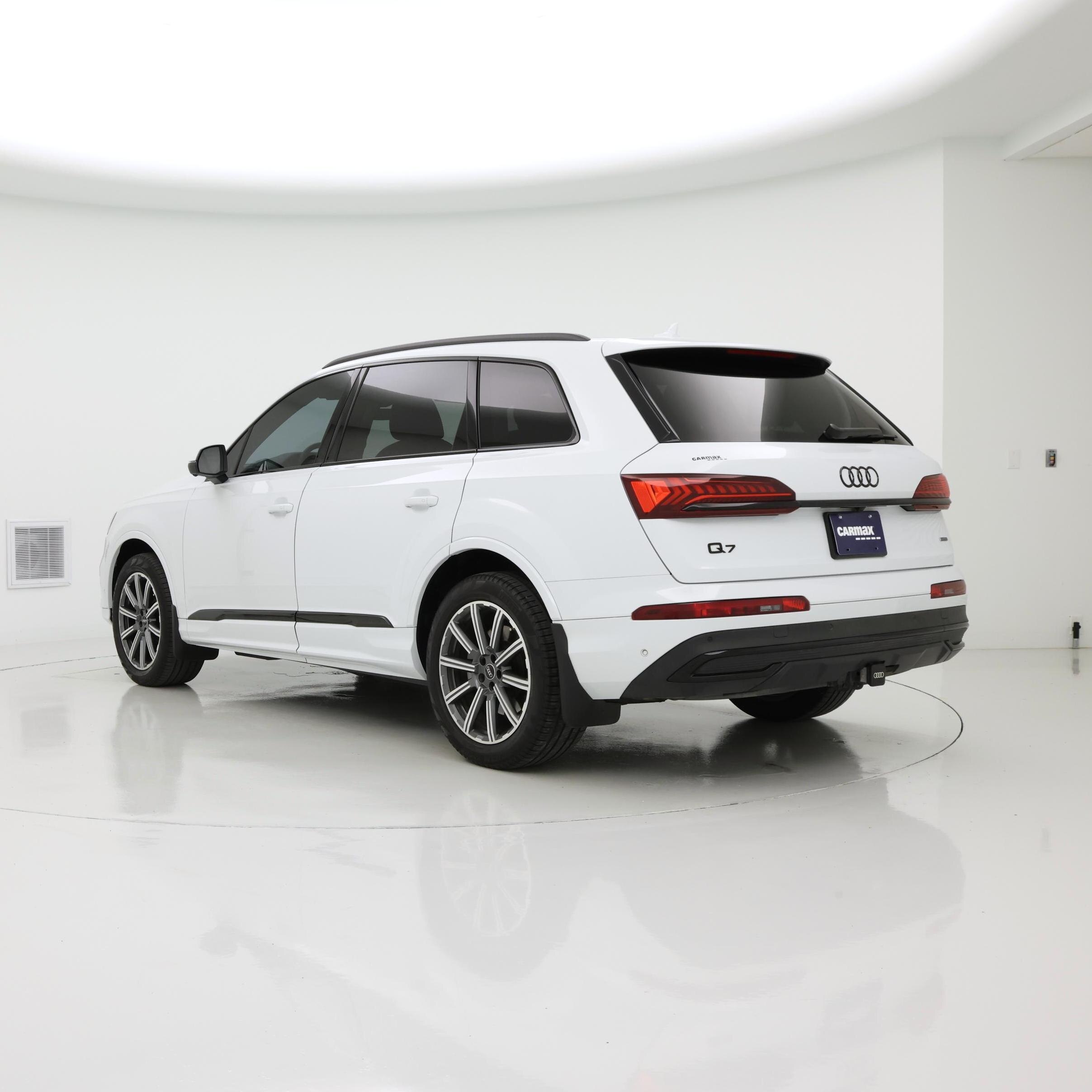 Thumbnail: 2023 Audi Q7 - 2
