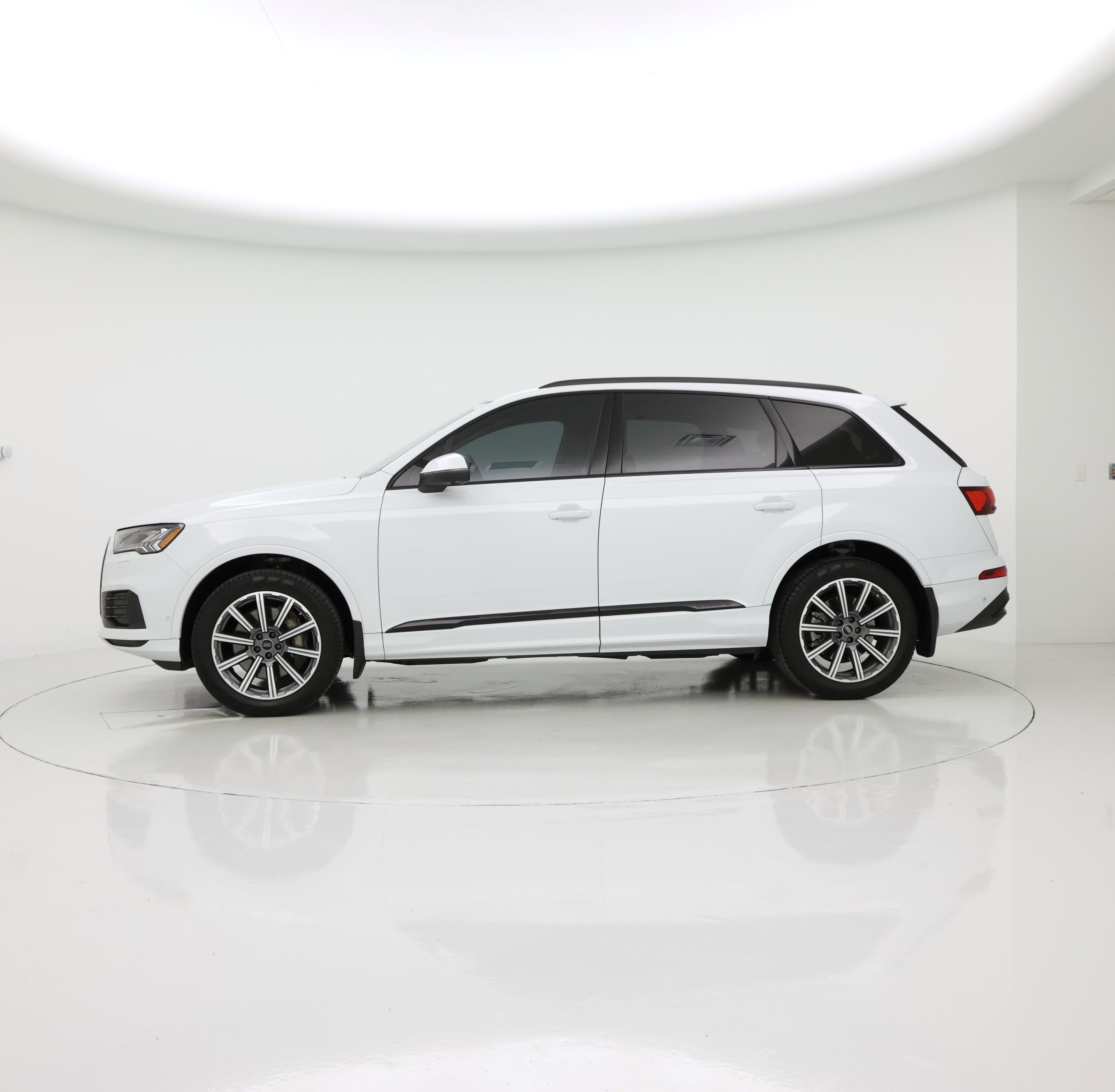 Thumbnail: 2023 Audi Q7 - 3
