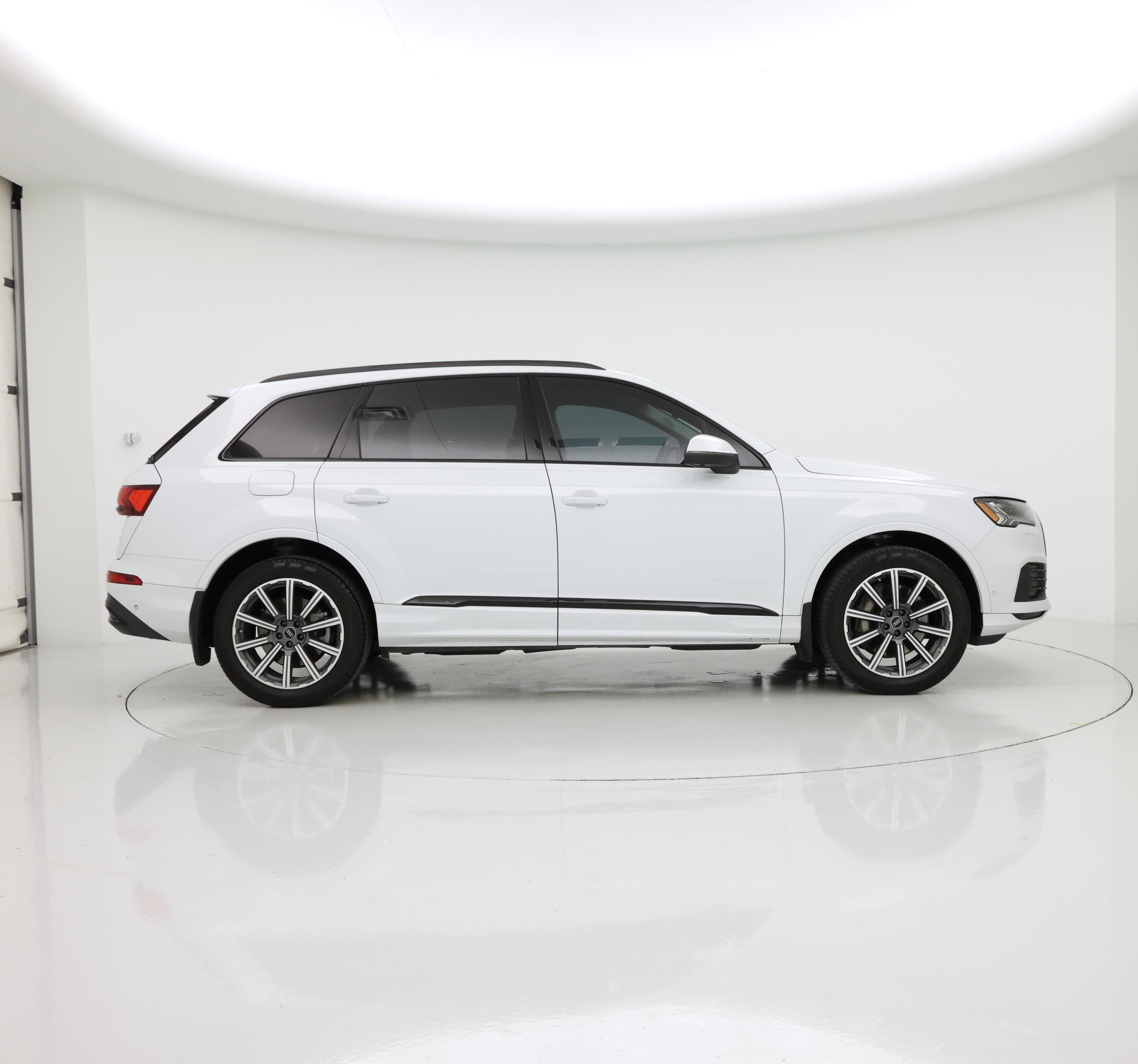 Thumbnail: 2023 Audi Q7 - 7