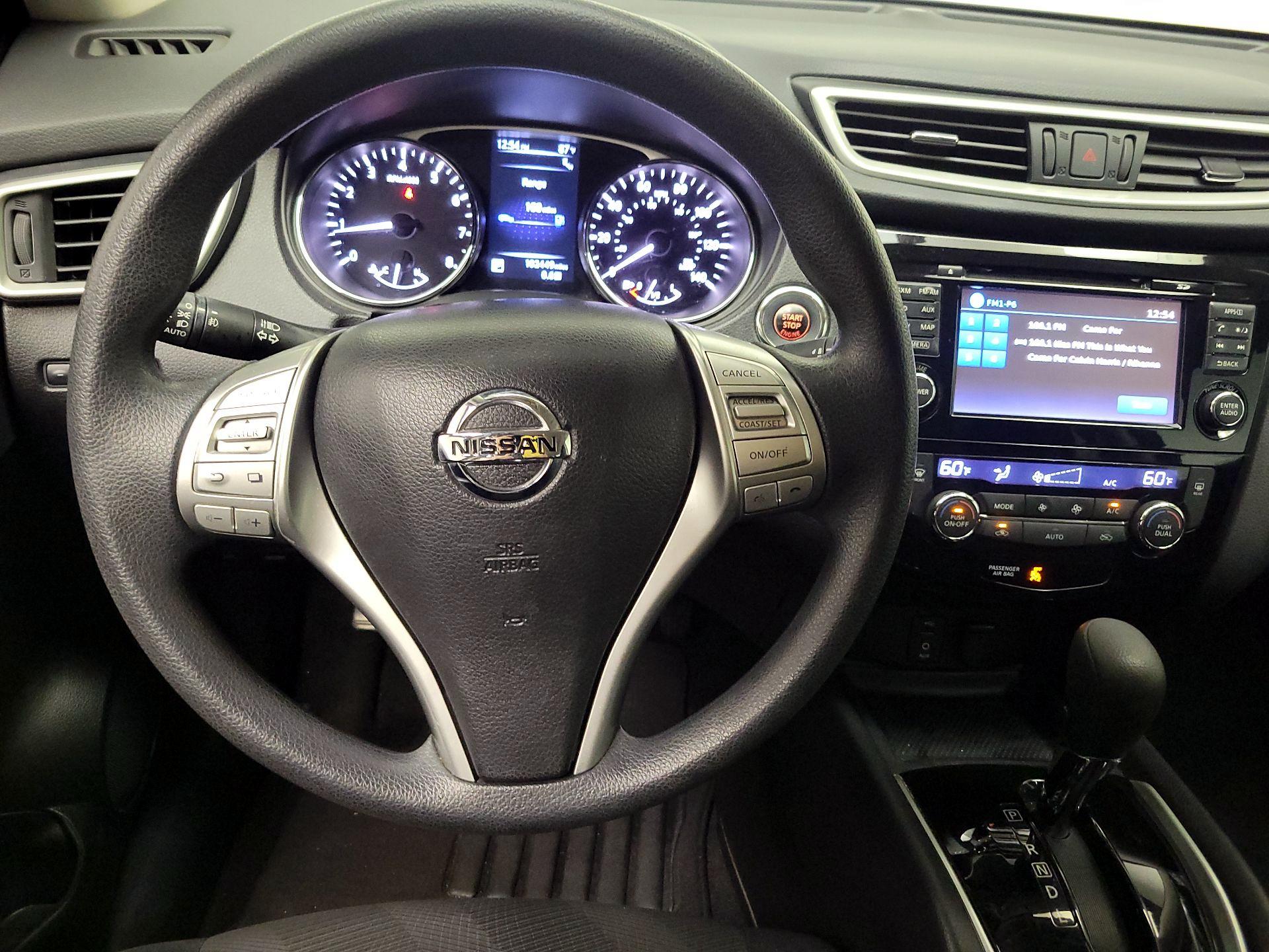 Thumbnail: 2015 Nissan Rogue - 10
