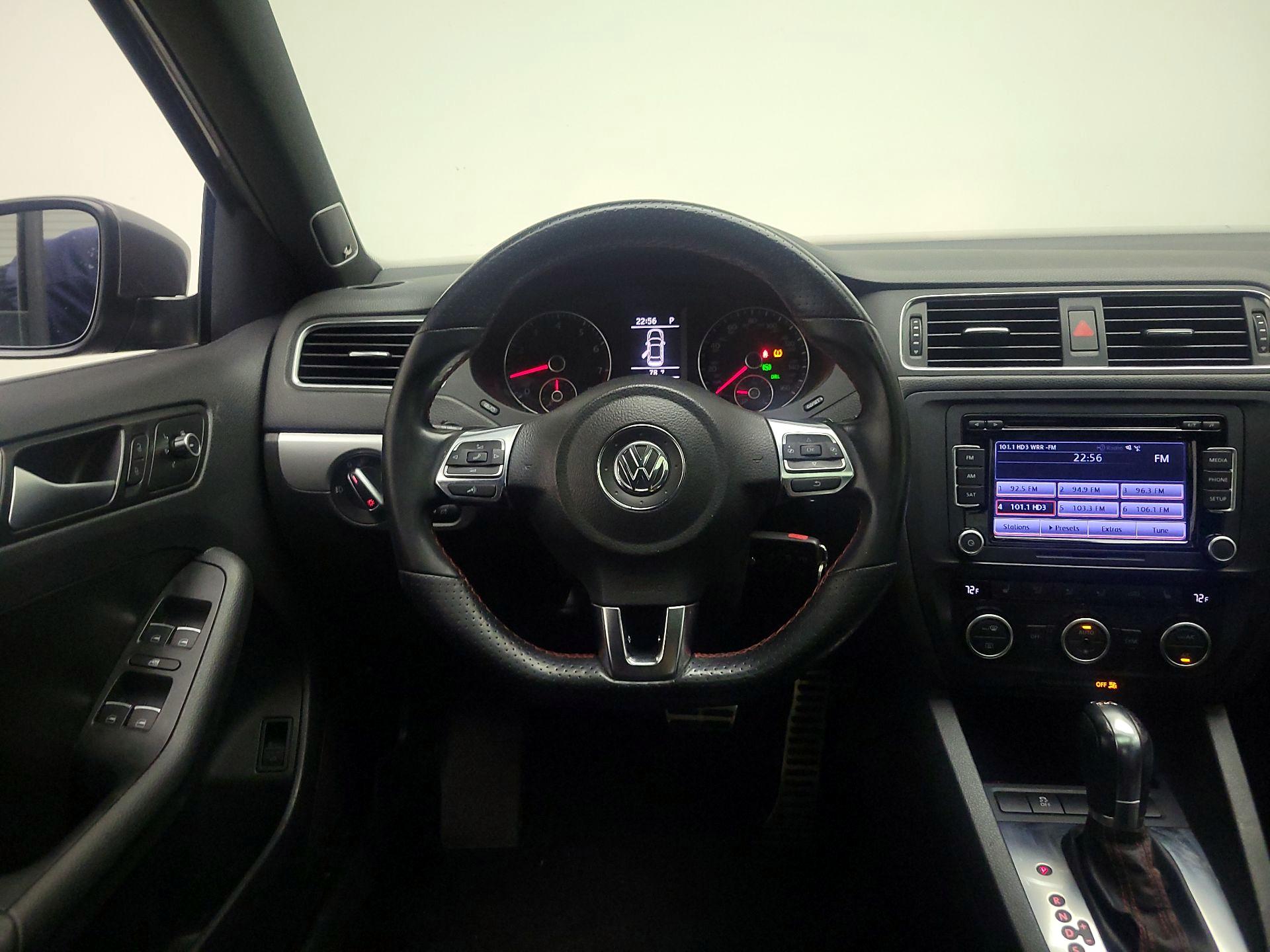 Thumbnail: 2014 Volkswagen Jetta - 10