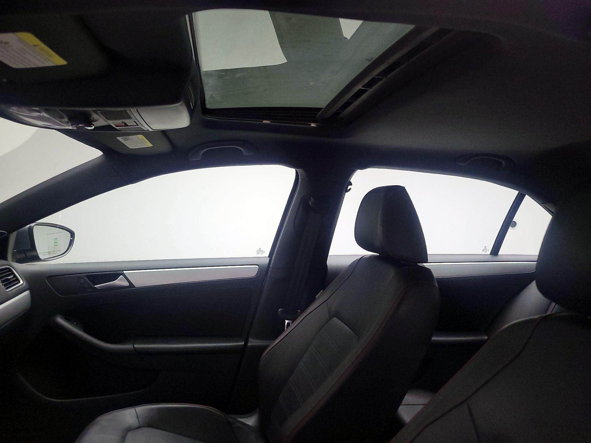 Thumbnail: 2014 Volkswagen Jetta - 17