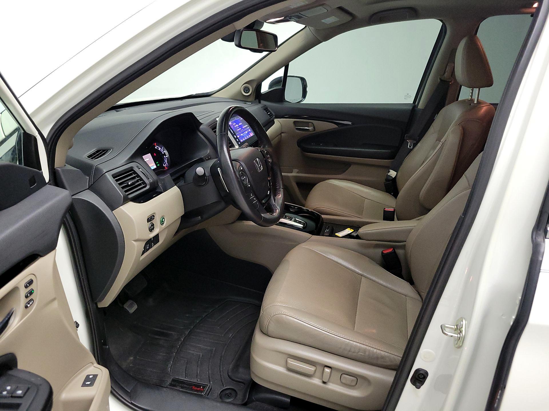 Thumbnail: 2016 Honda Pilot - 11