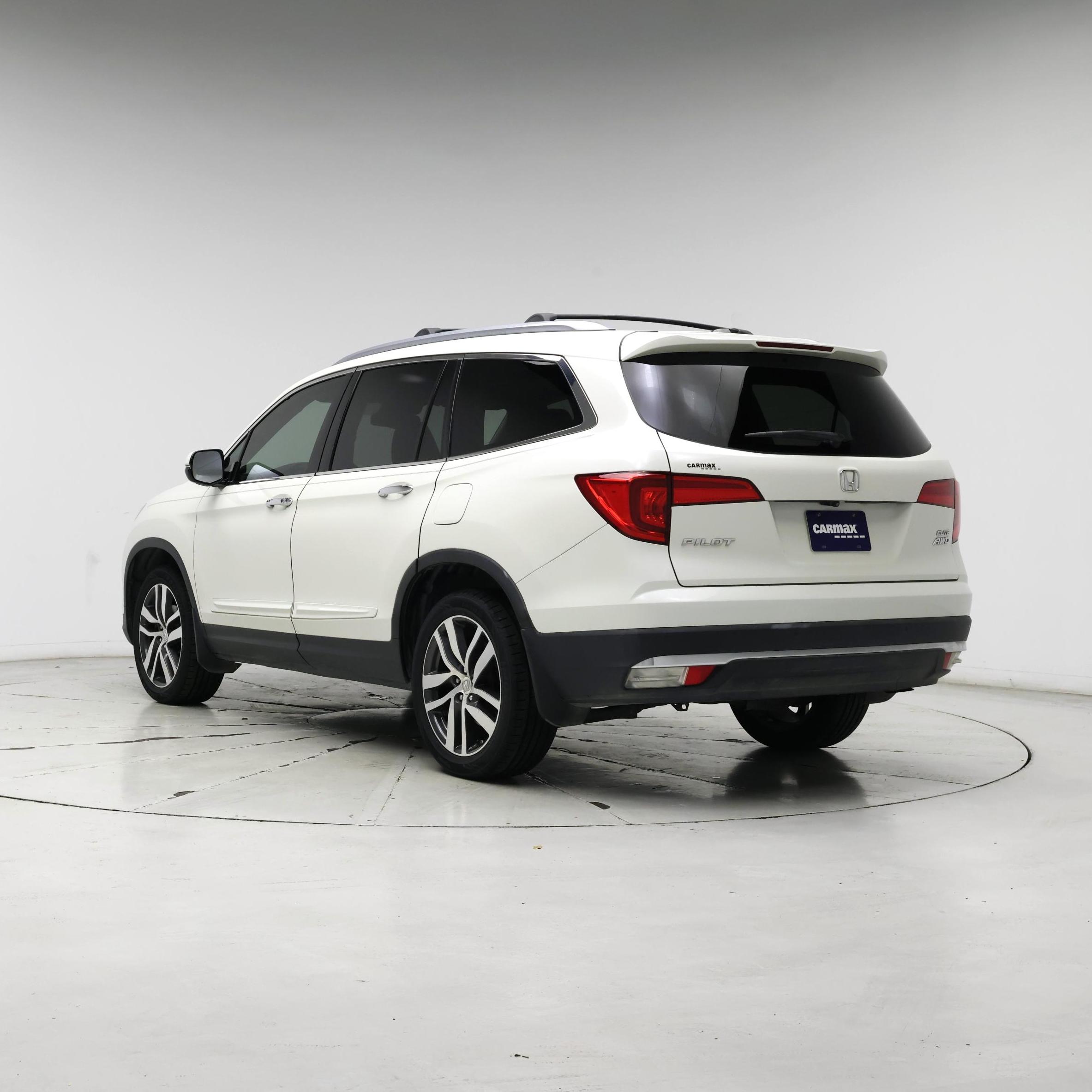 Thumbnail: 2016 Honda Pilot - 2