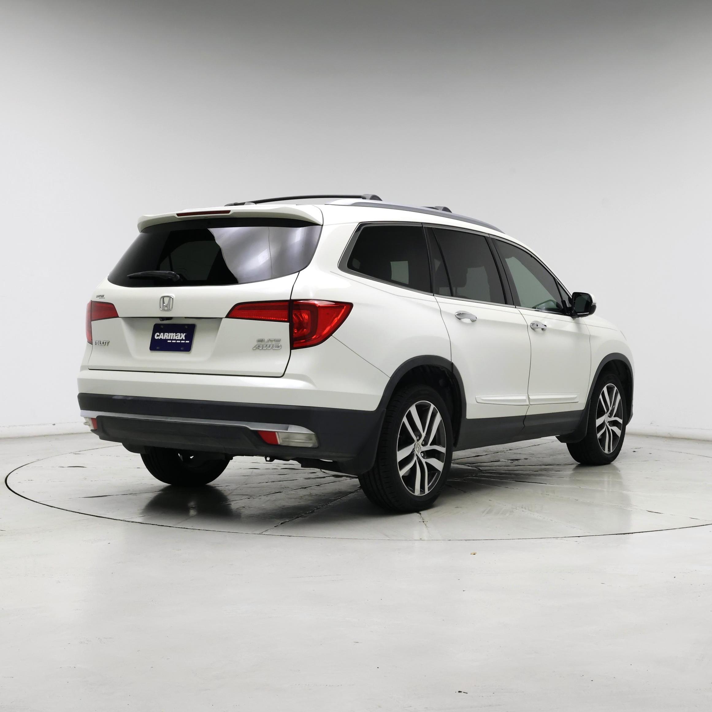 Thumbnail: 2016 Honda Pilot - 8