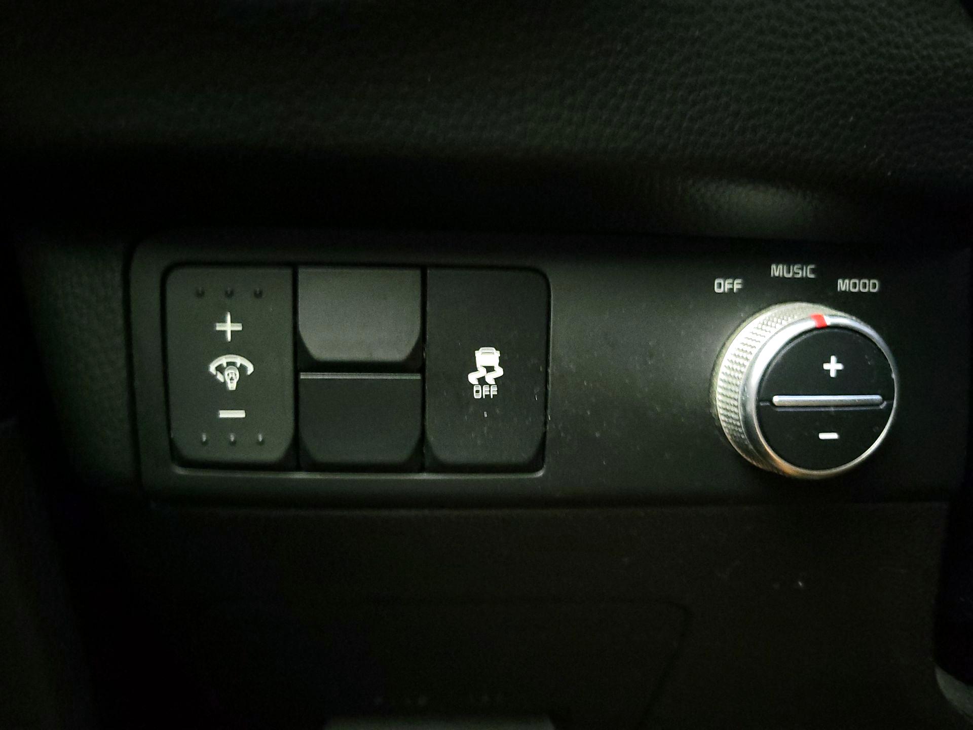 Thumbnail: 2015 Kia Soul - 13