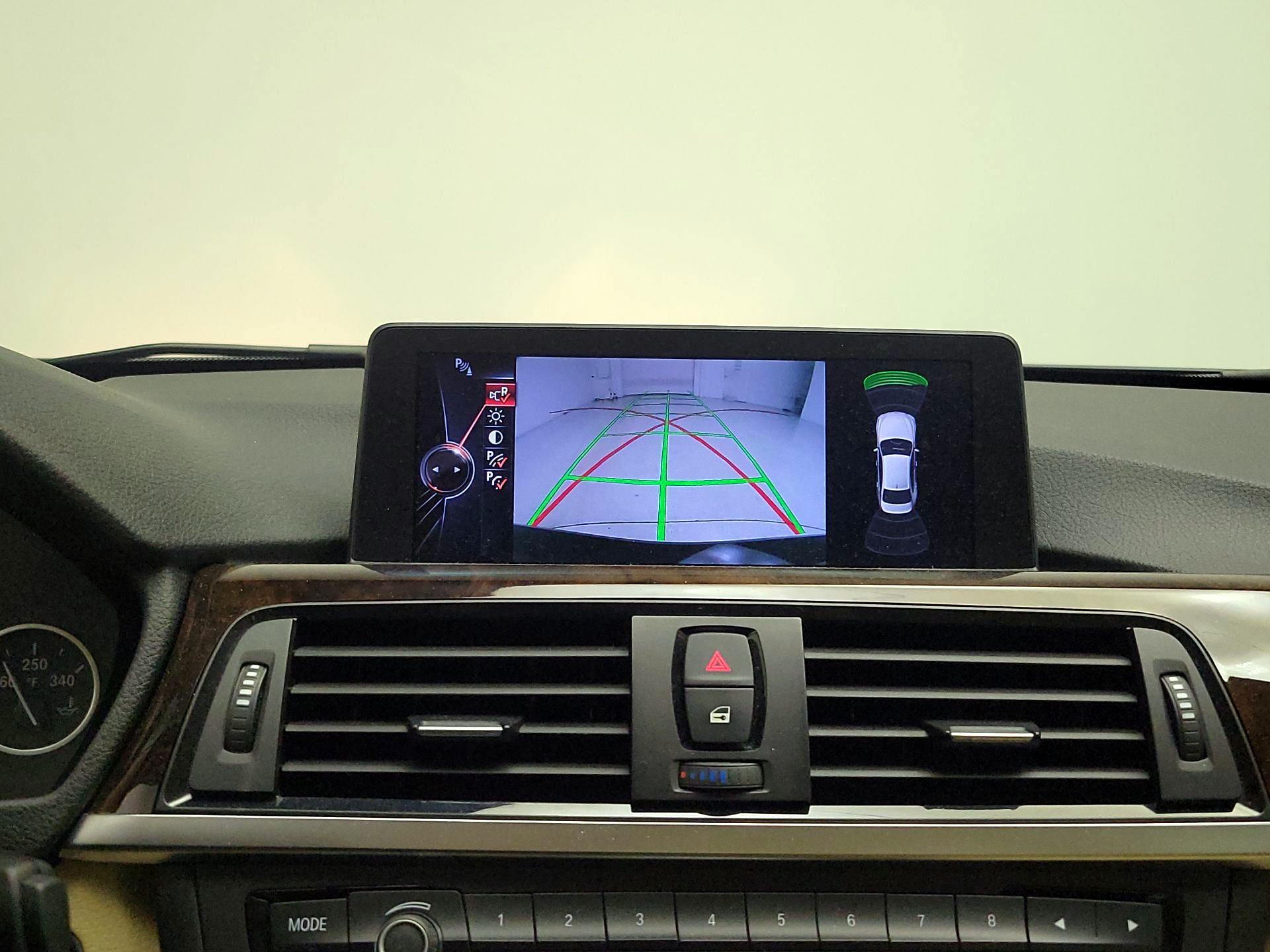 Thumbnail: 2015 BMW 3 Series - 15