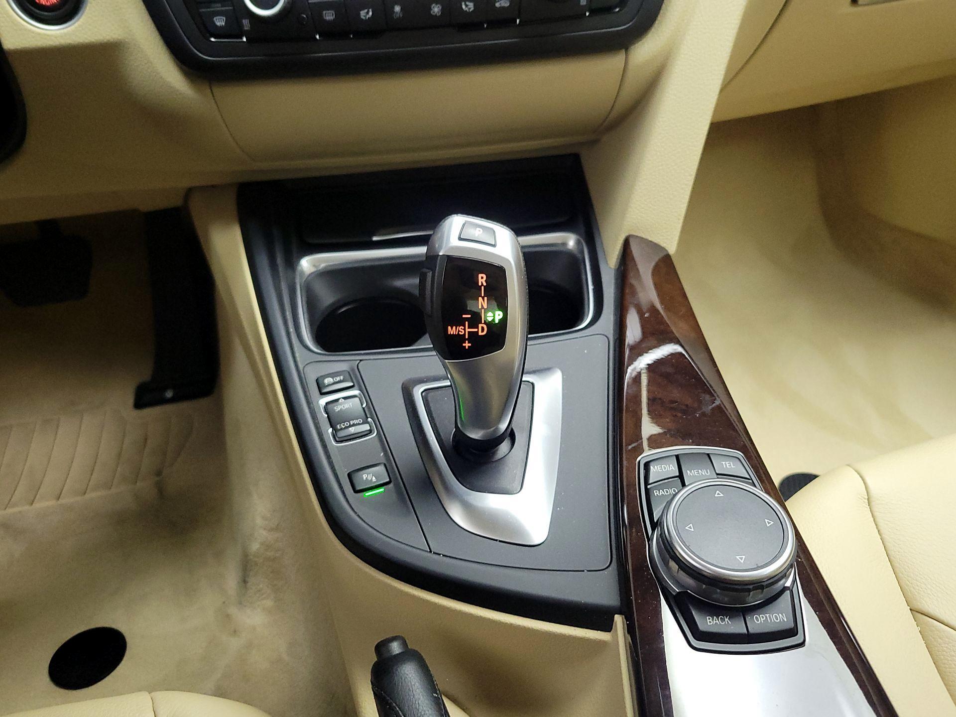 Thumbnail: 2015 BMW 3 Series - 18