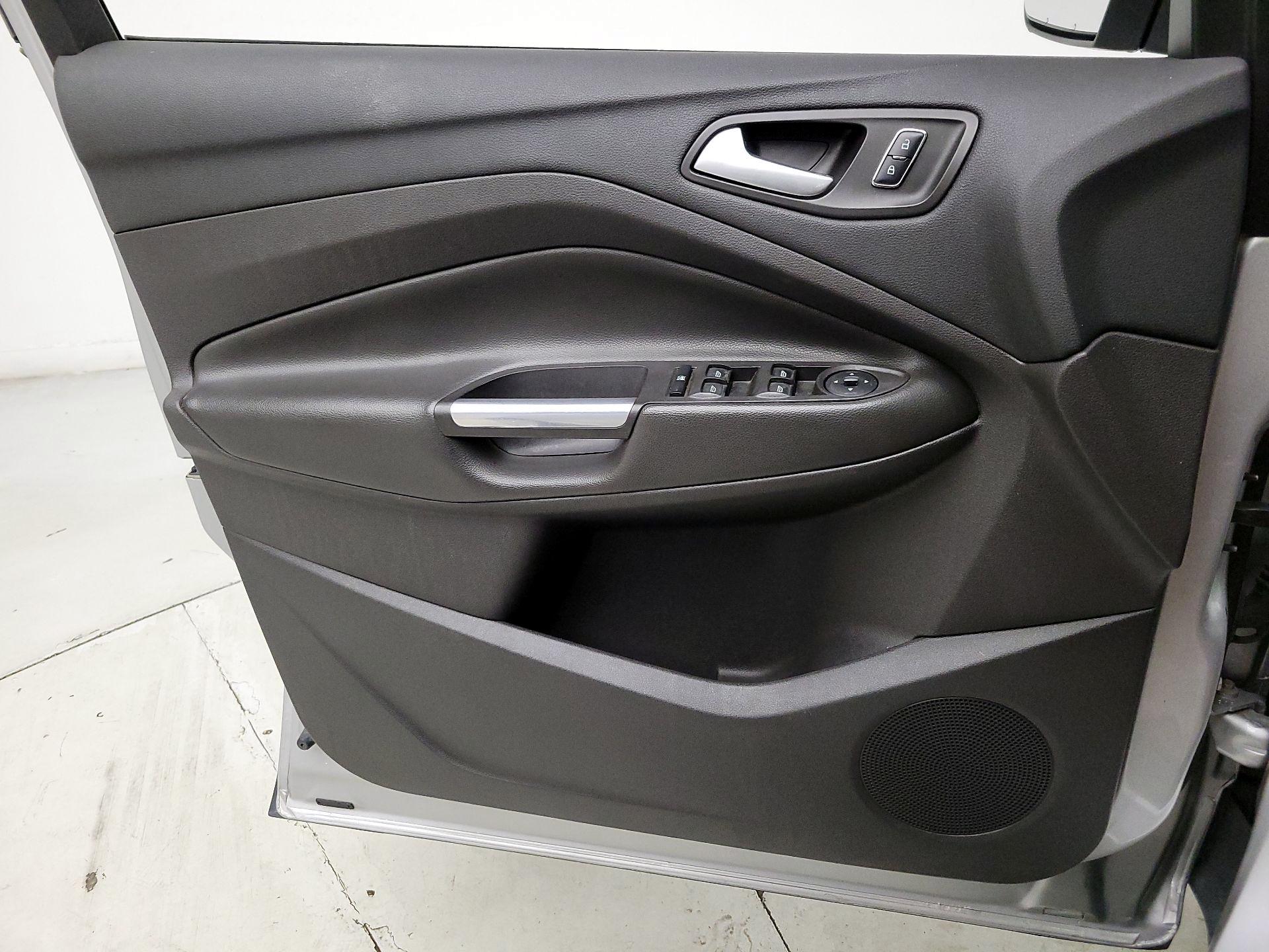Thumbnail: 2016 Ford Escape - 12