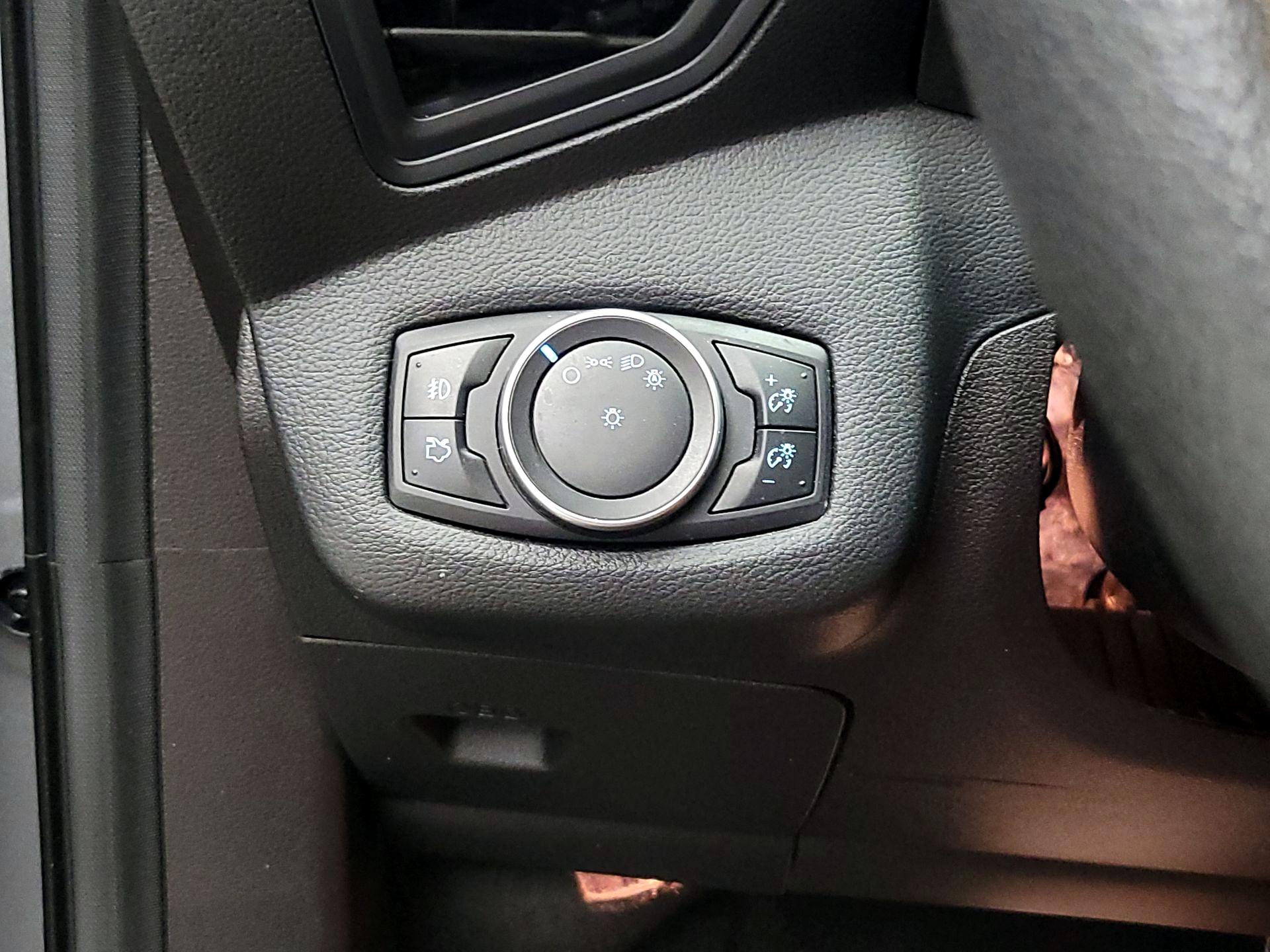 Thumbnail: 2016 Ford Escape - 13