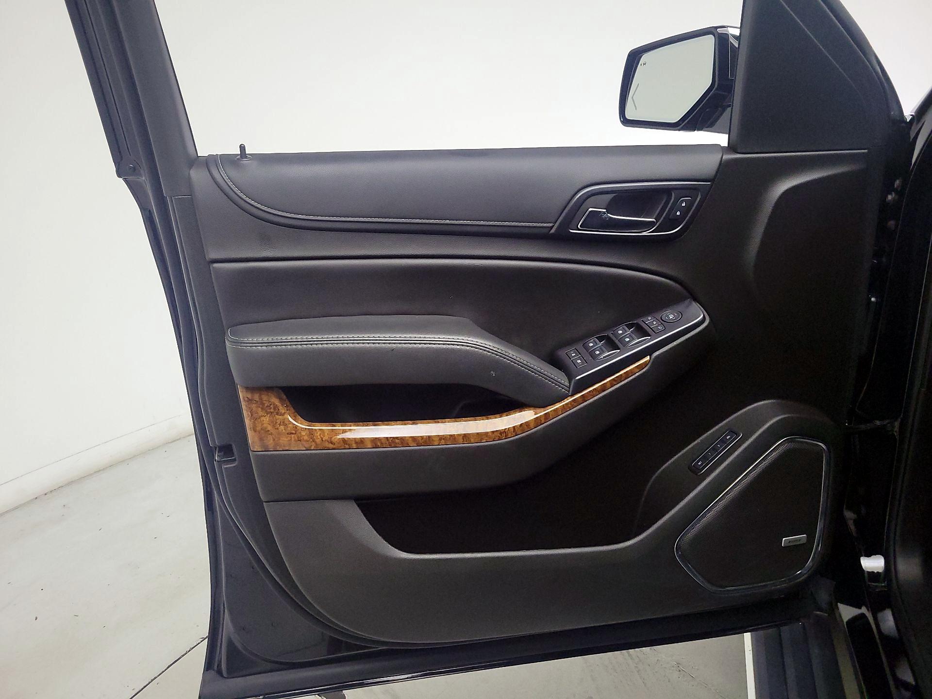 Thumbnail: 2019 Chevrolet Tahoe - 12