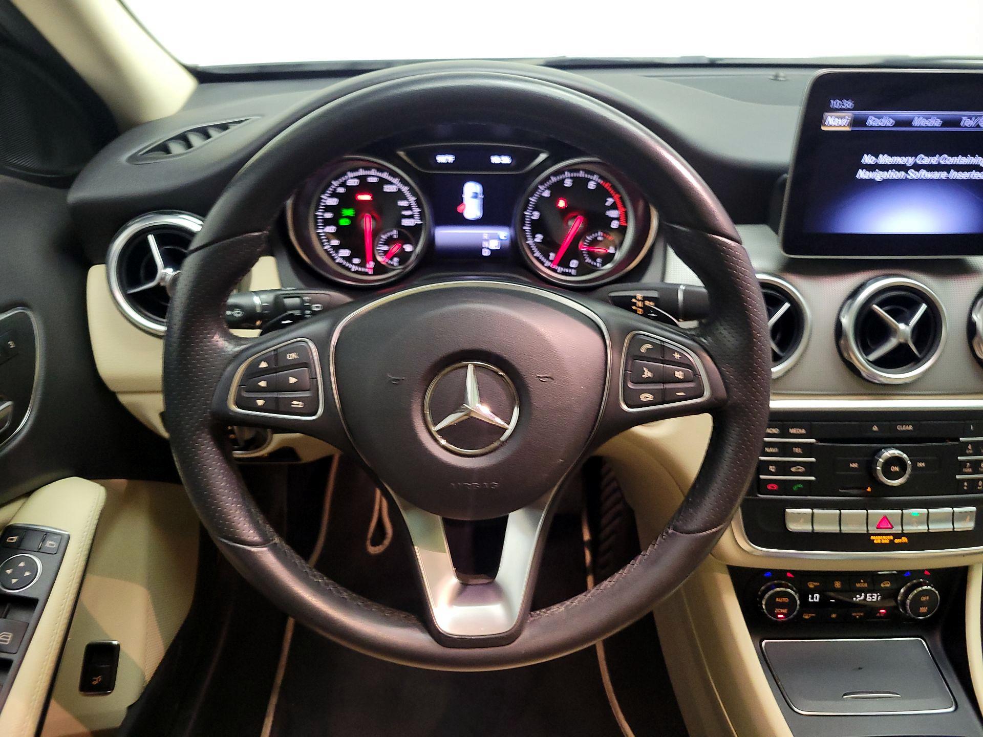 Thumbnail: 2018 Mercedes-Benz GLA - 10