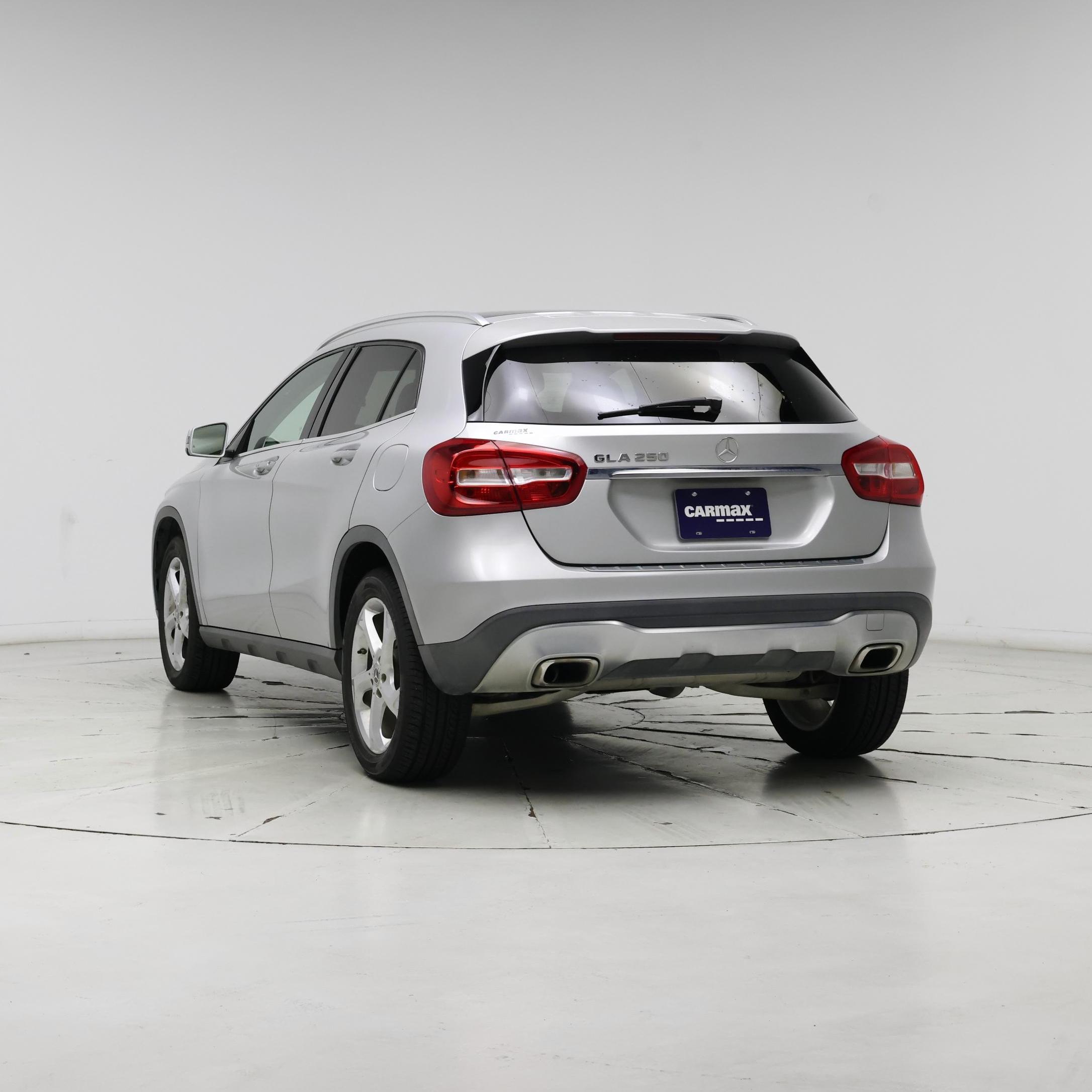 Thumbnail: 2018 Mercedes-Benz GLA - 2