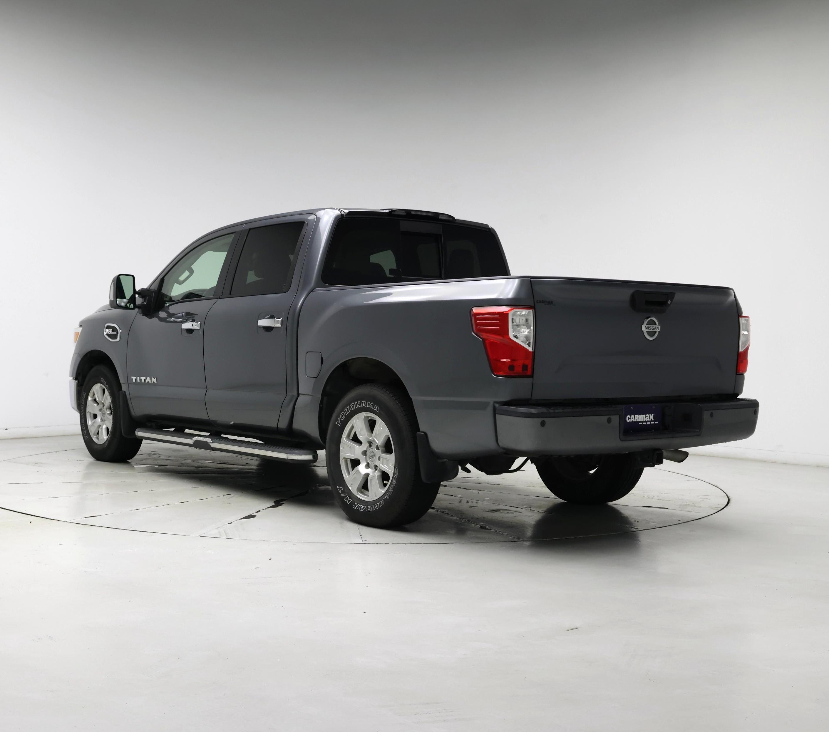 Thumbnail: 2017 Nissan Titan - 2