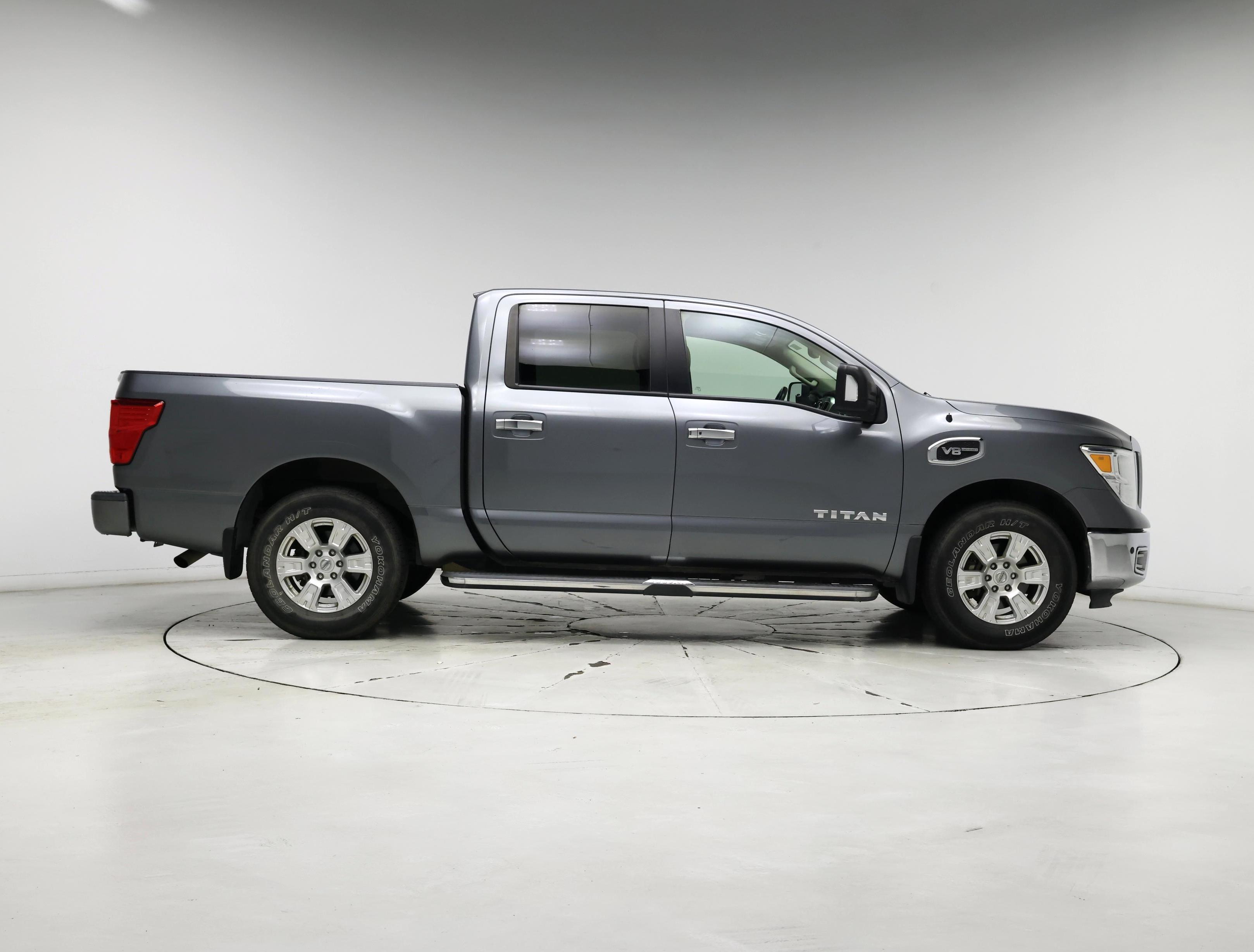 Thumbnail: 2017 Nissan Titan - 7