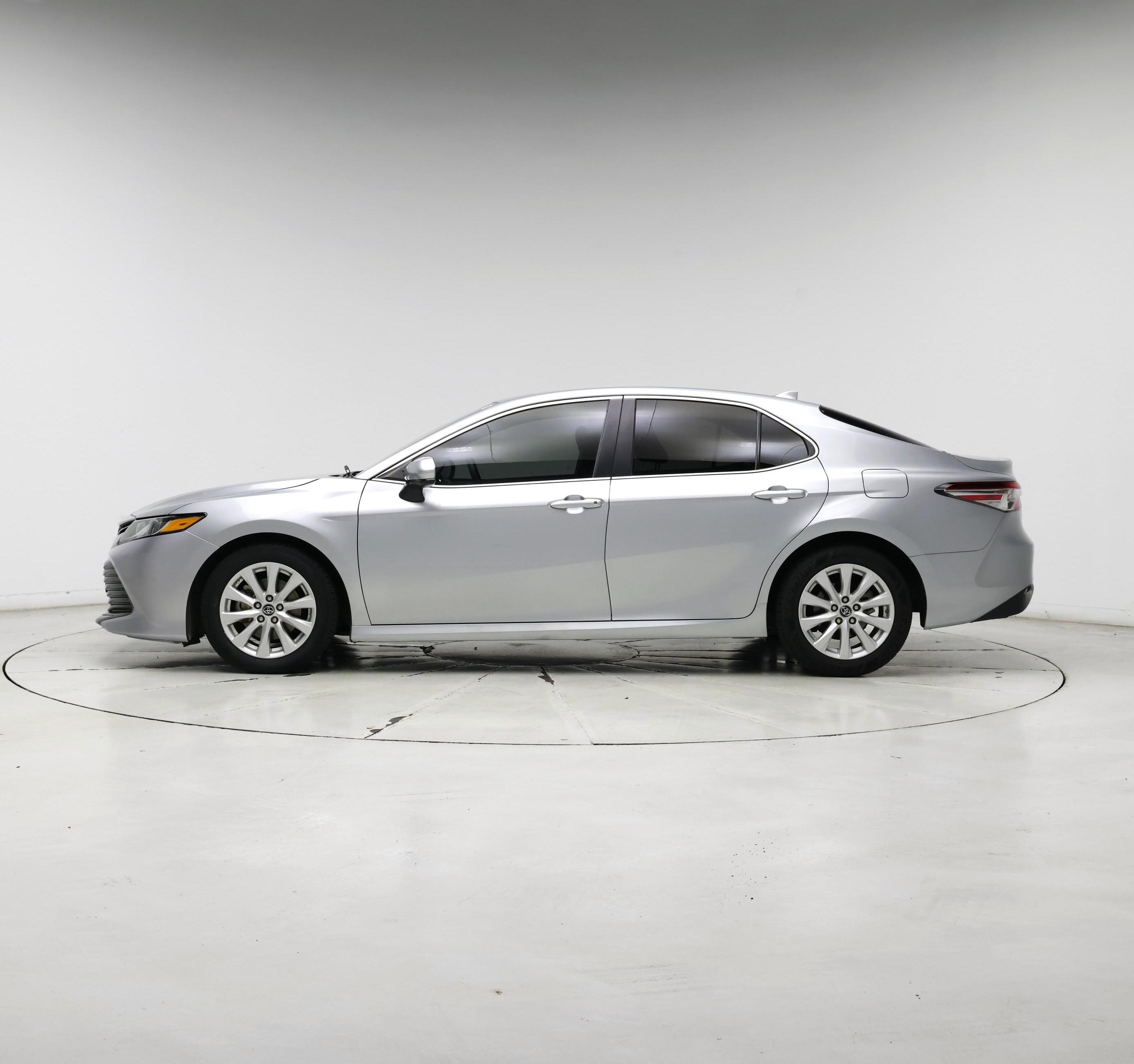 Thumbnail: 2019 Toyota Camry - 3