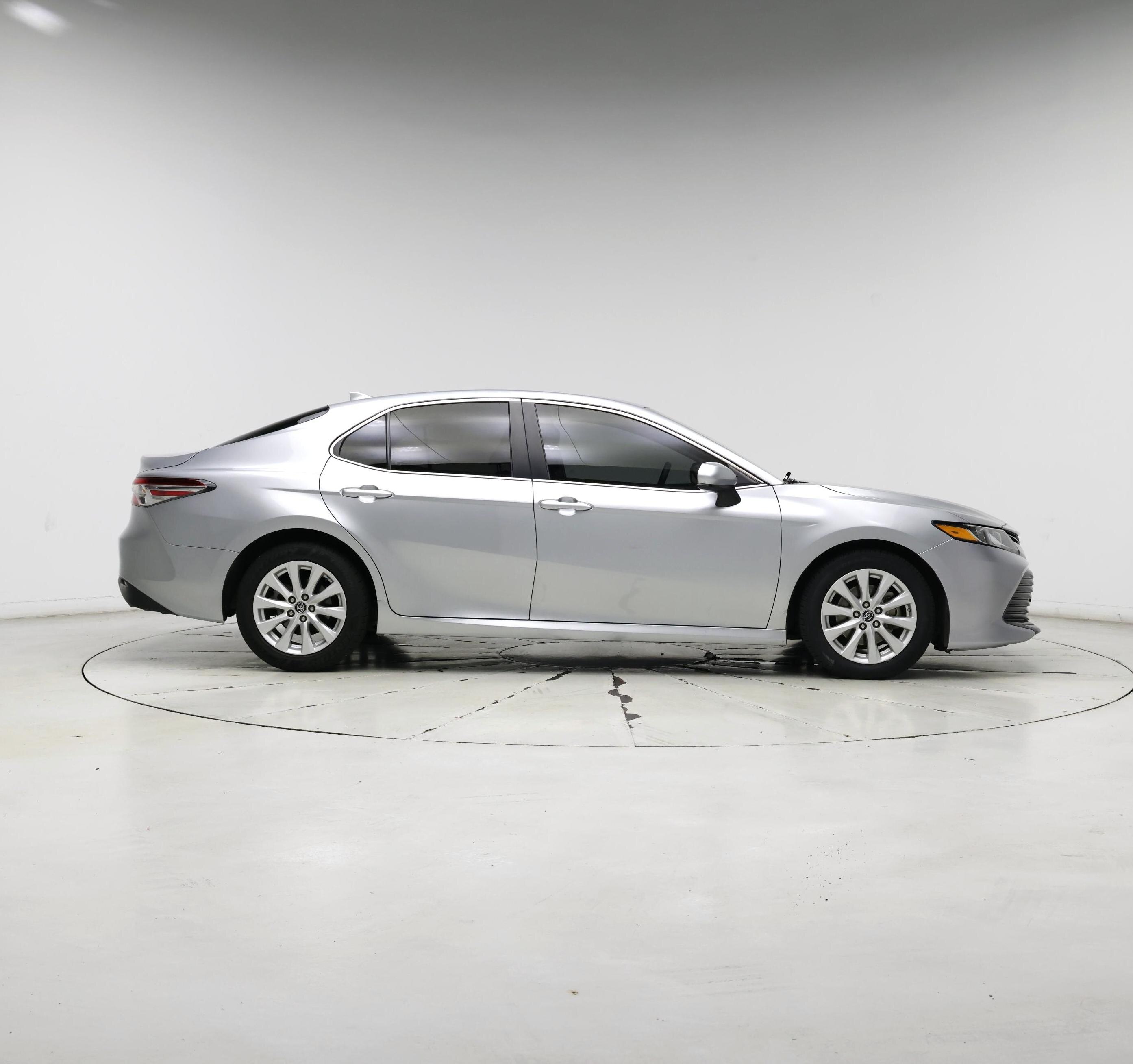 Thumbnail: 2019 Toyota Camry - 7