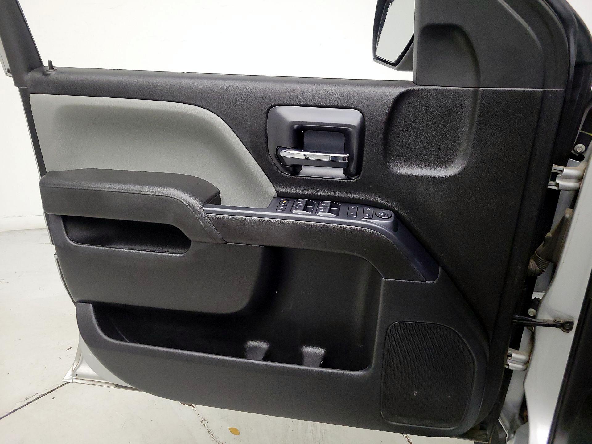 Thumbnail: 2019 Chevrolet Silverado 1500 - 12
