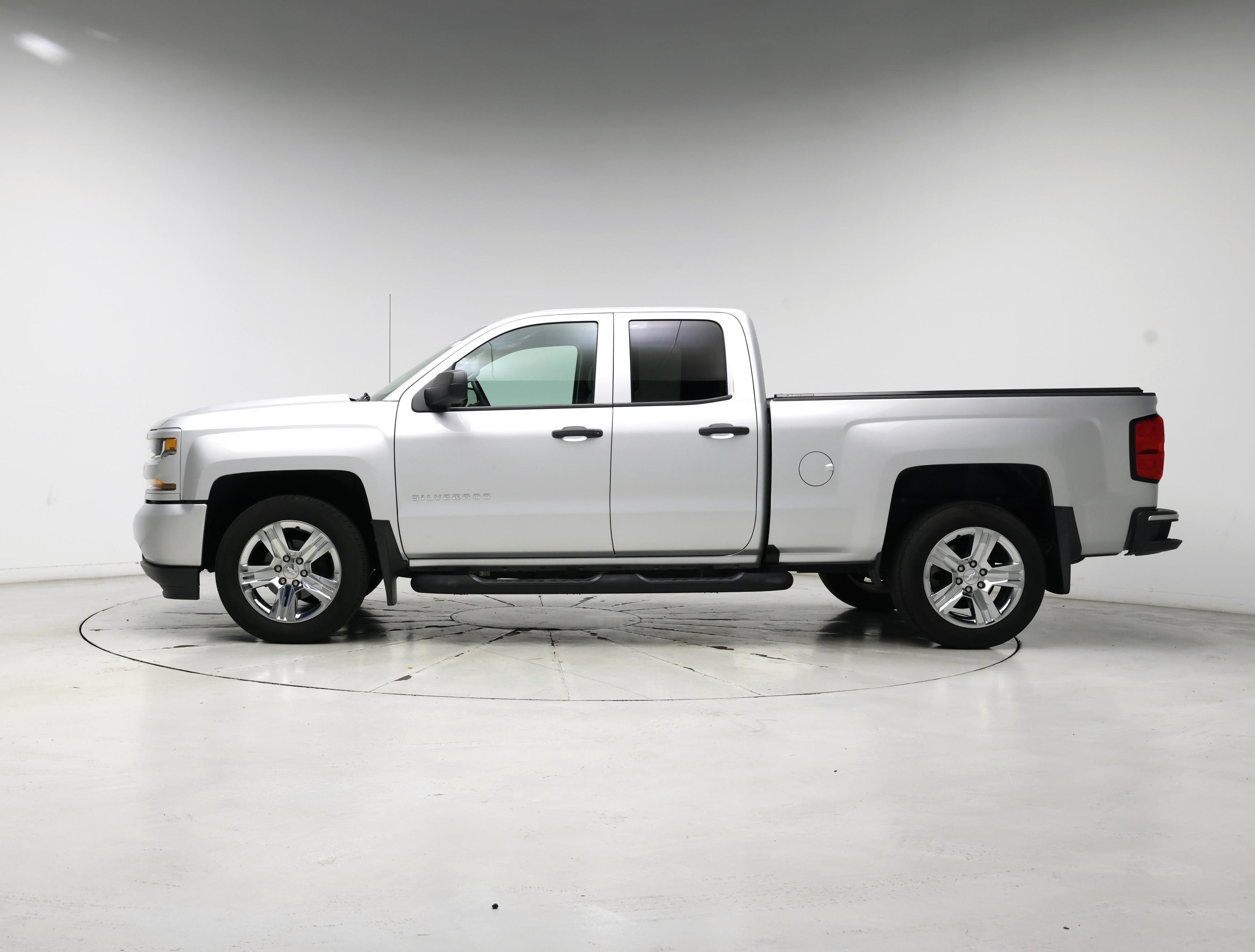 Thumbnail: 2019 Chevrolet Silverado 1500 - 3