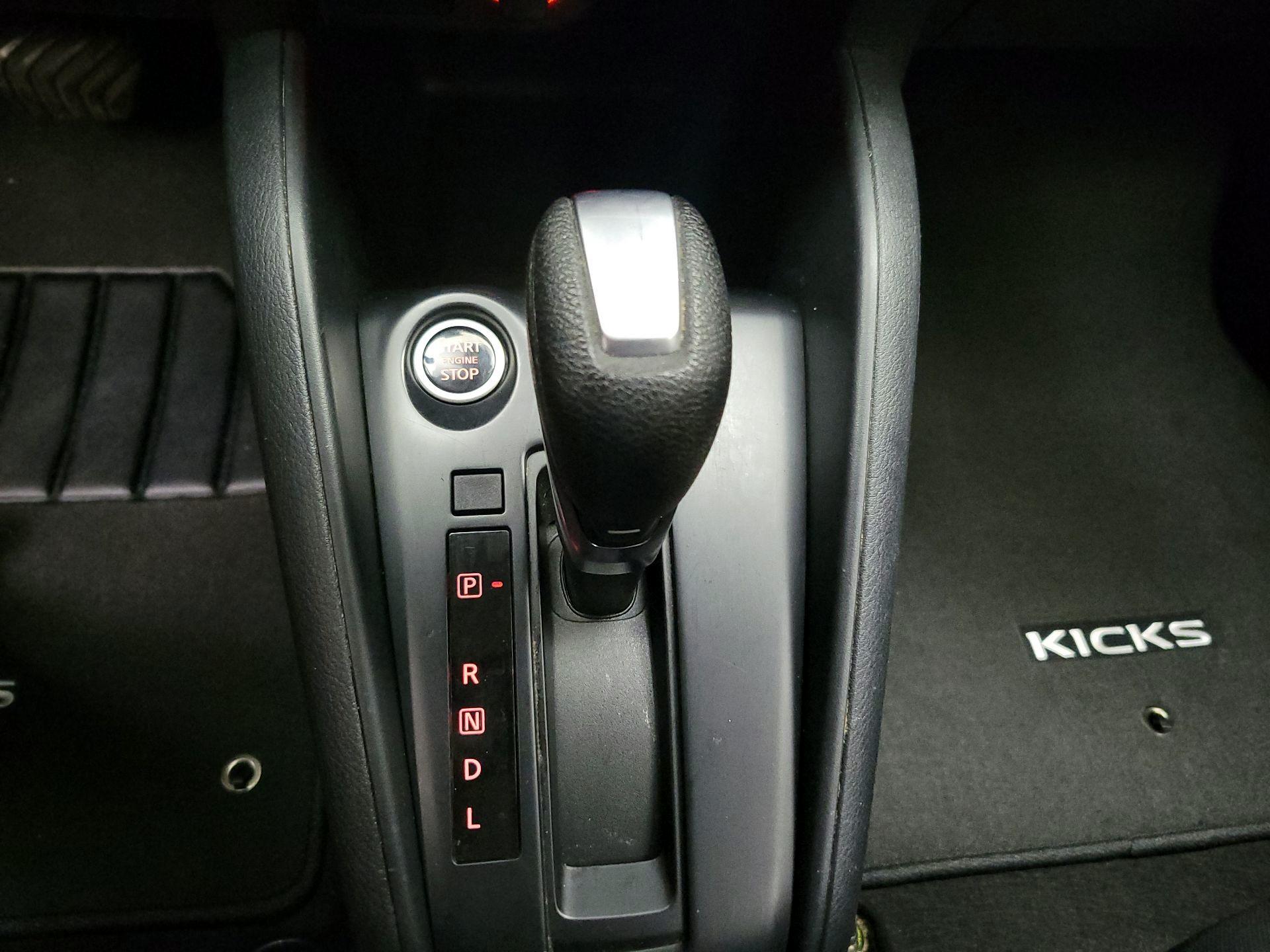 Thumbnail: 2023 Nissan Kicks - 17