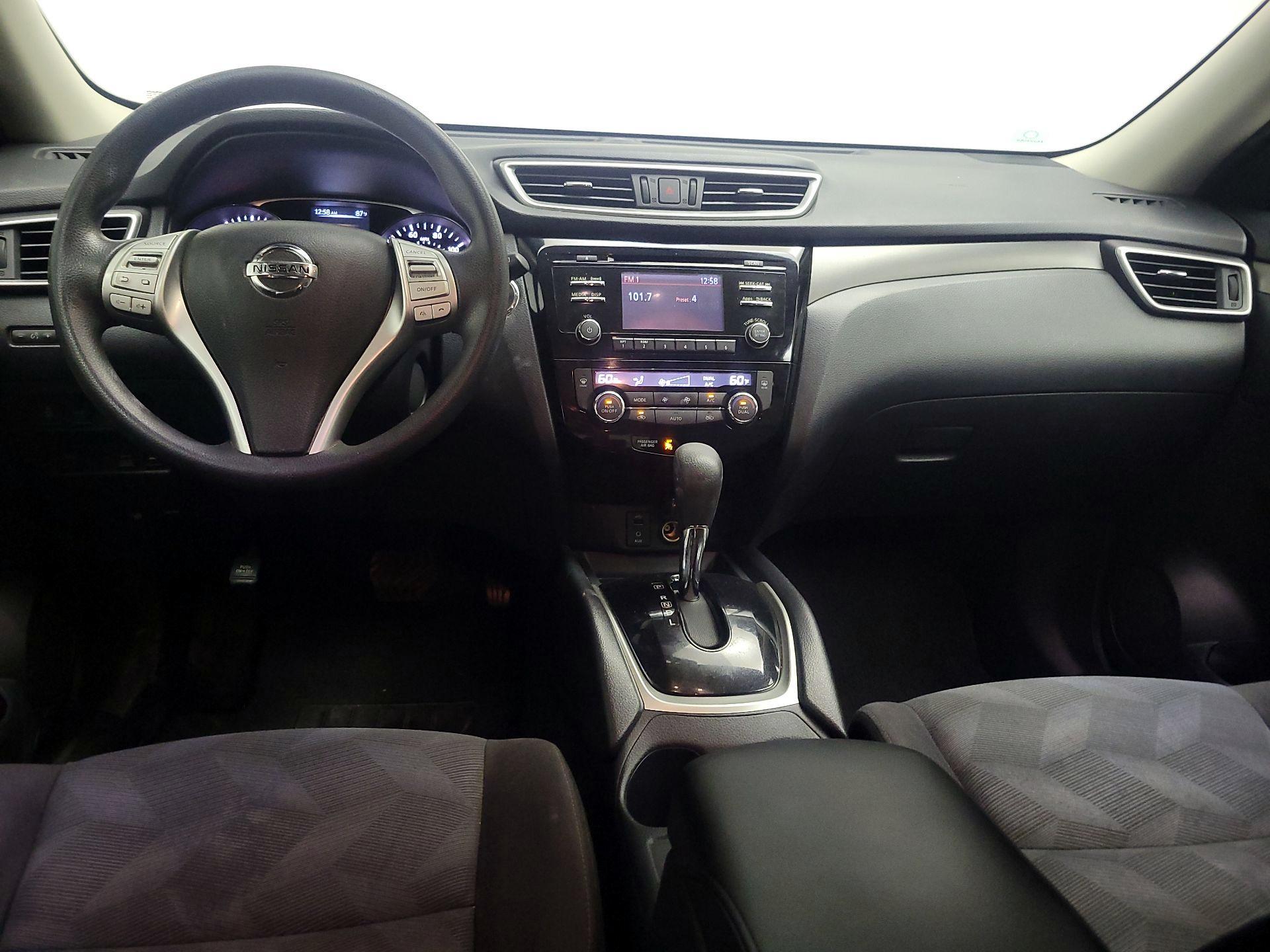 Thumbnail: 2016 Nissan Rogue - 9
