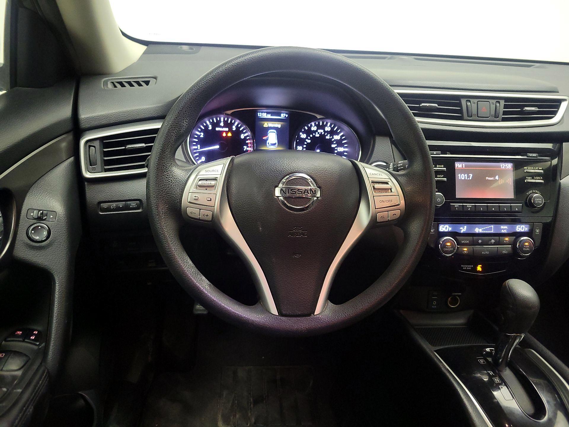 Thumbnail: 2016 Nissan Rogue - 10
