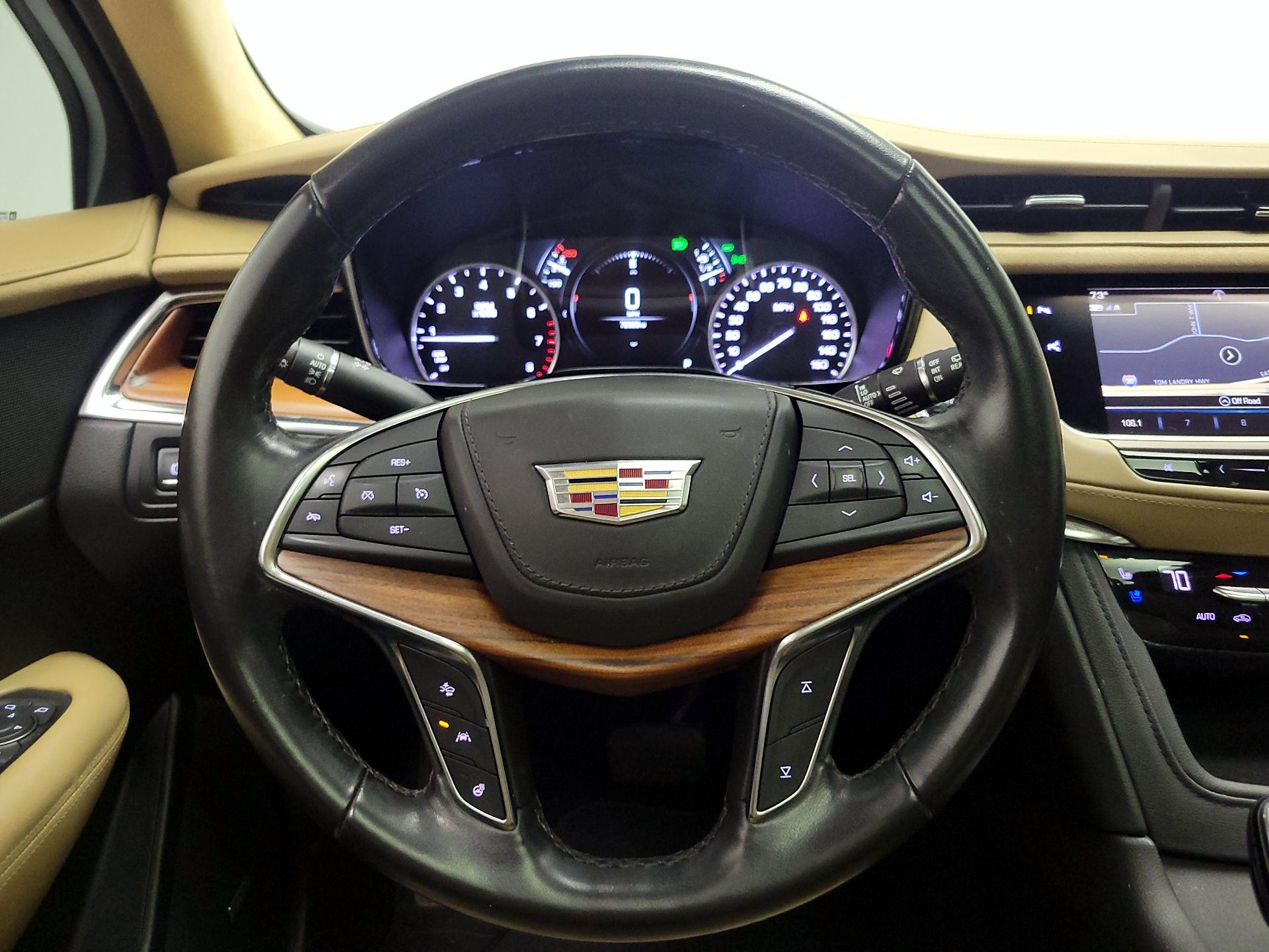 Thumbnail: 2019 Cadillac XT5 - 10