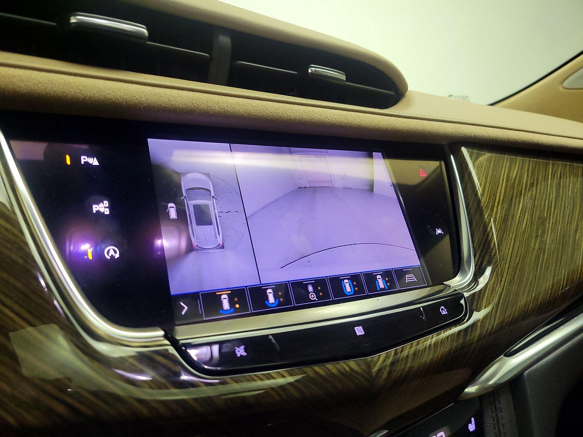 Thumbnail: 2020 Cadillac XT6 - 14