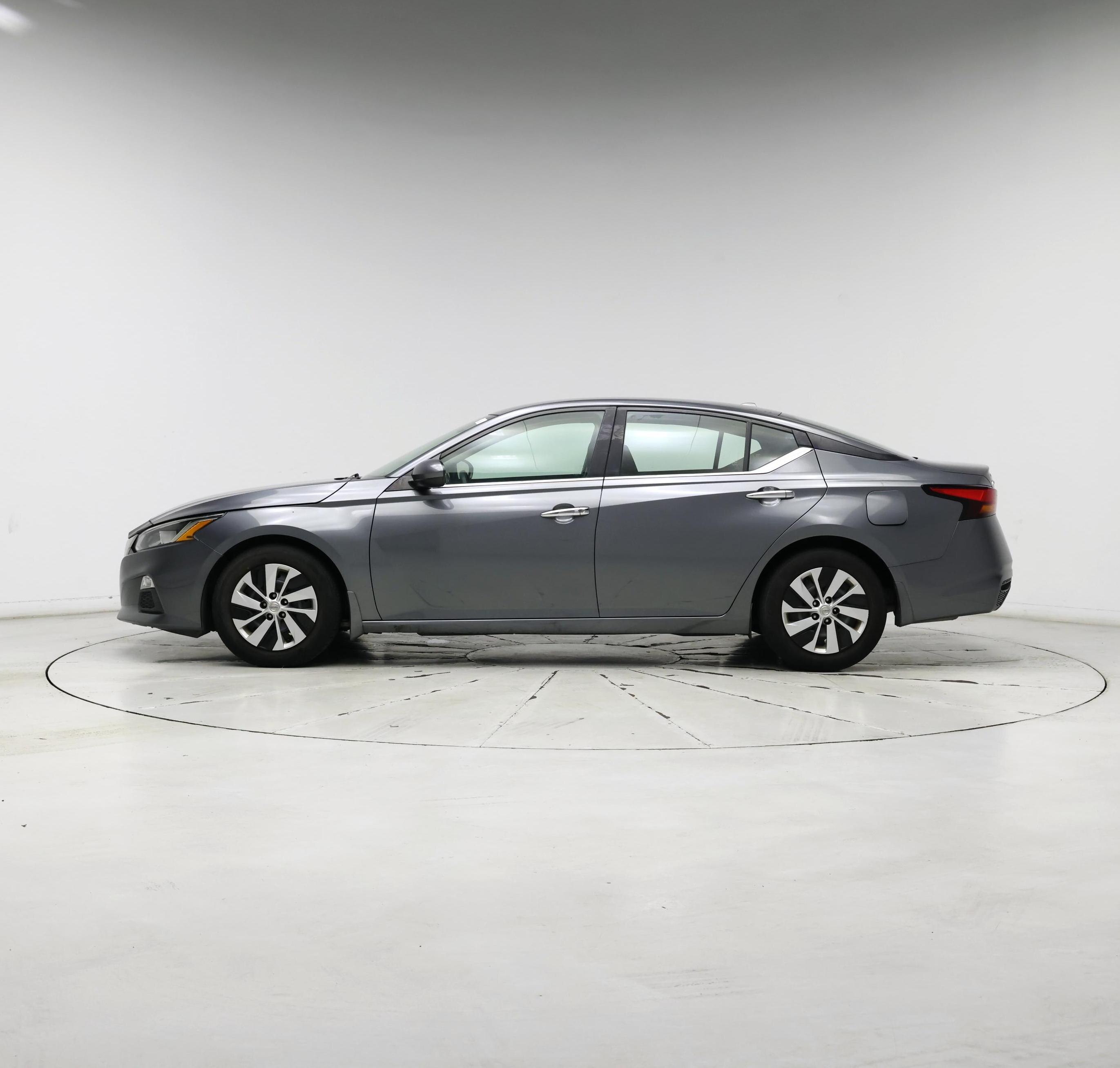 Thumbnail: 2020 Nissan Altima - 3