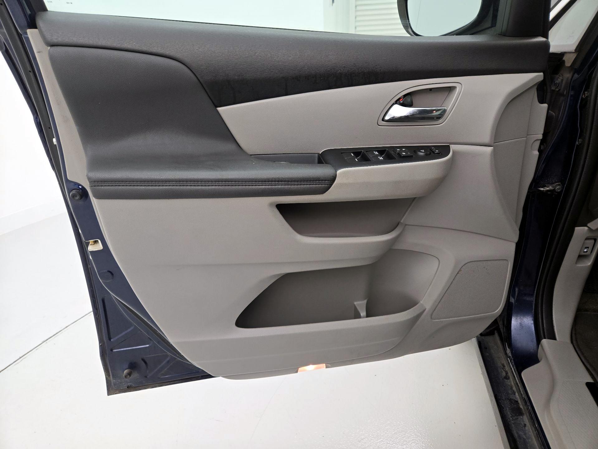 Thumbnail: 2015 Honda Odyssey - 12