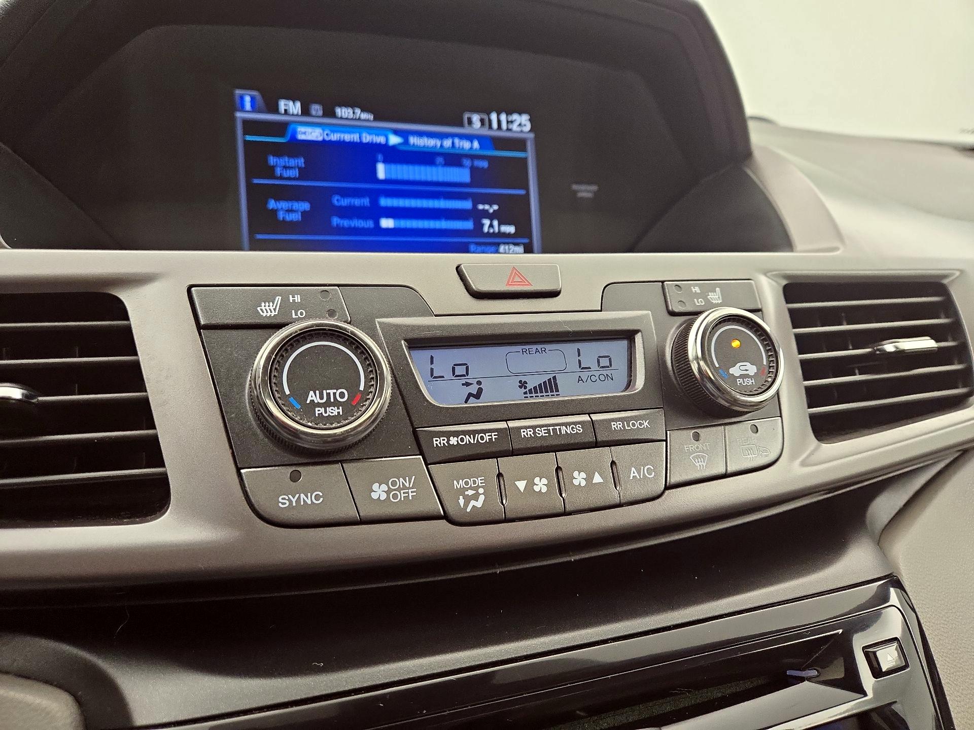 Thumbnail: 2015 Honda Odyssey - 16