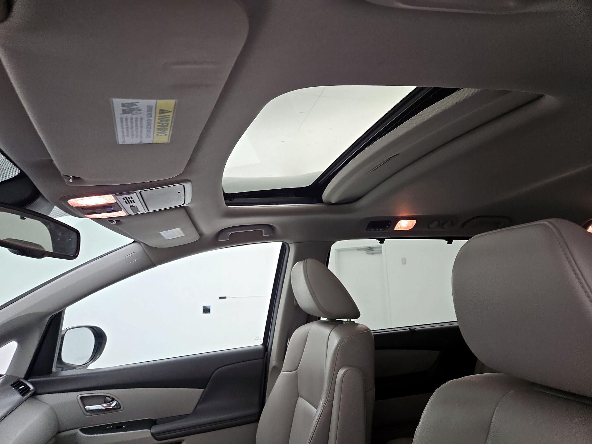 Thumbnail: 2015 Honda Odyssey - 19